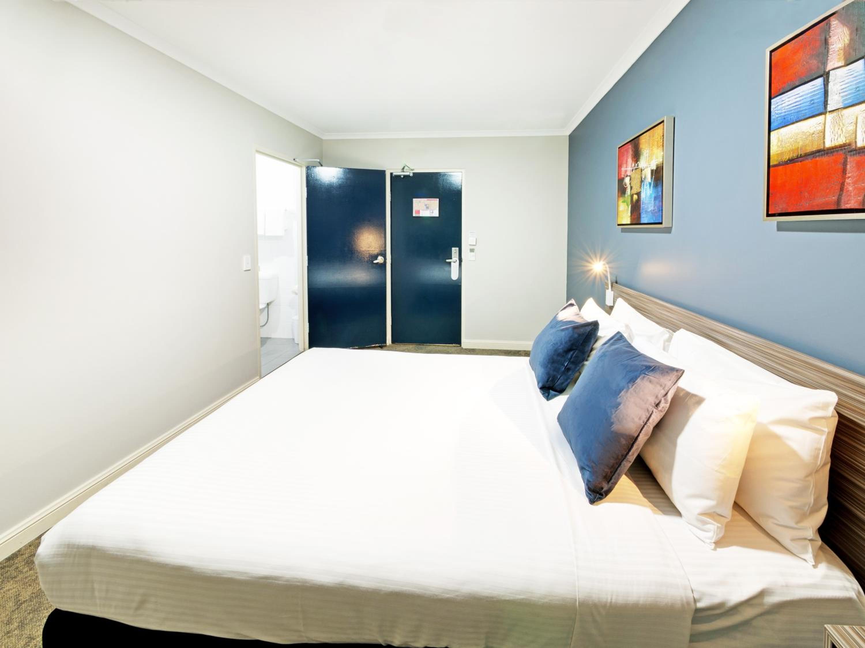 Small Double Room - No Window