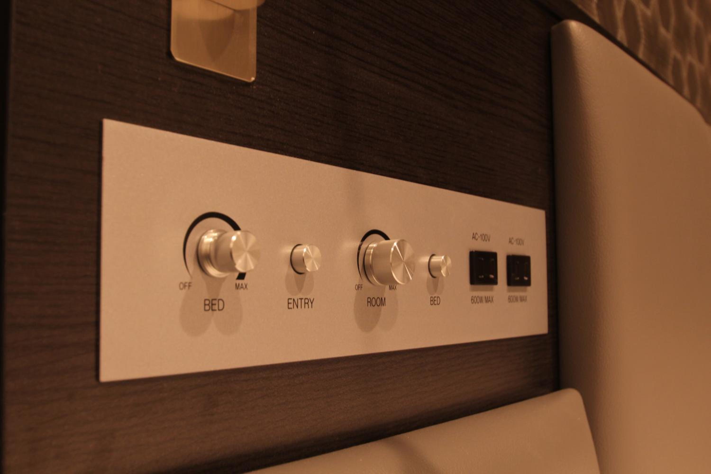 Double Room - Non-Smoking  - Photo 11