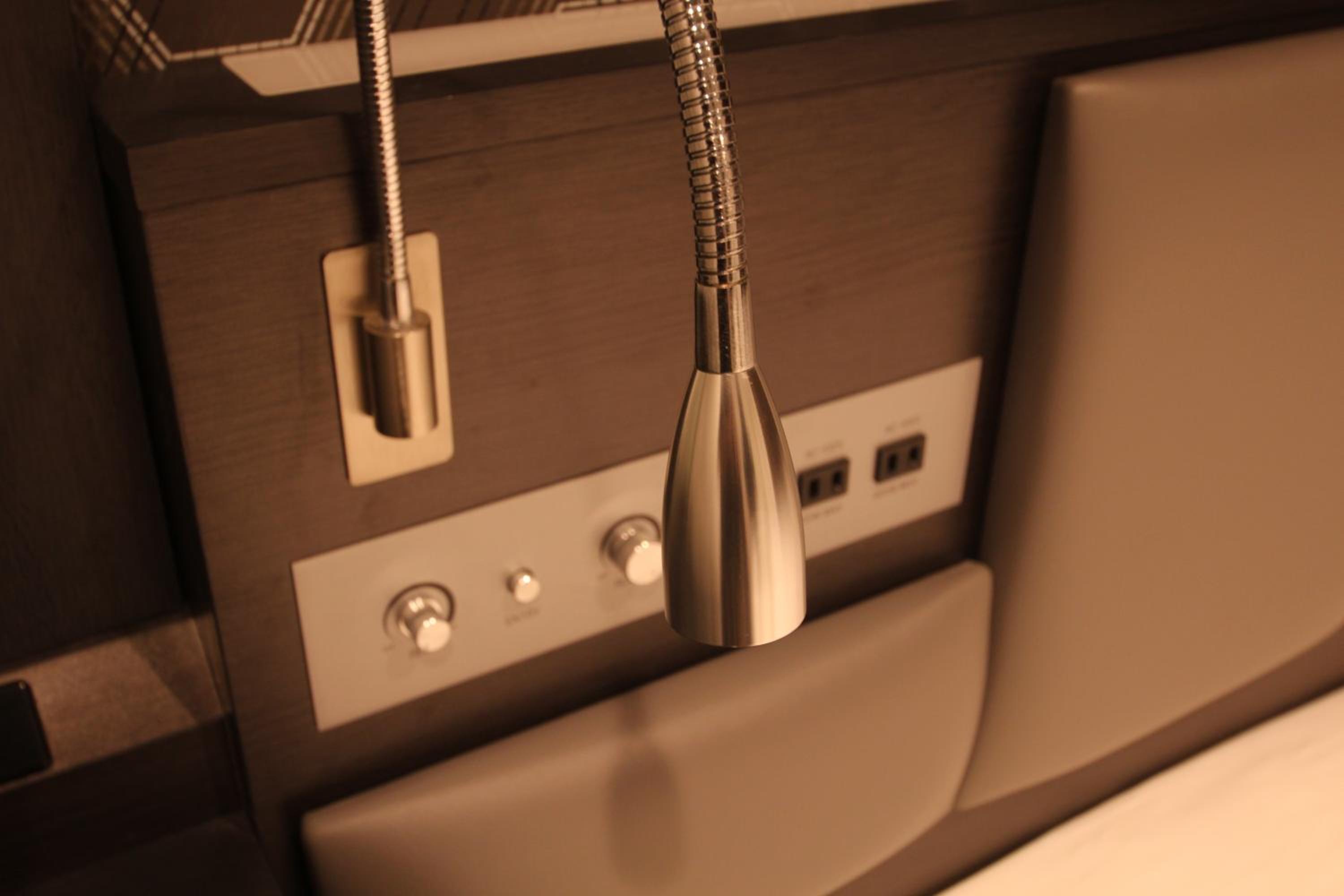 Double Room - Non-Smoking  - Photo 14