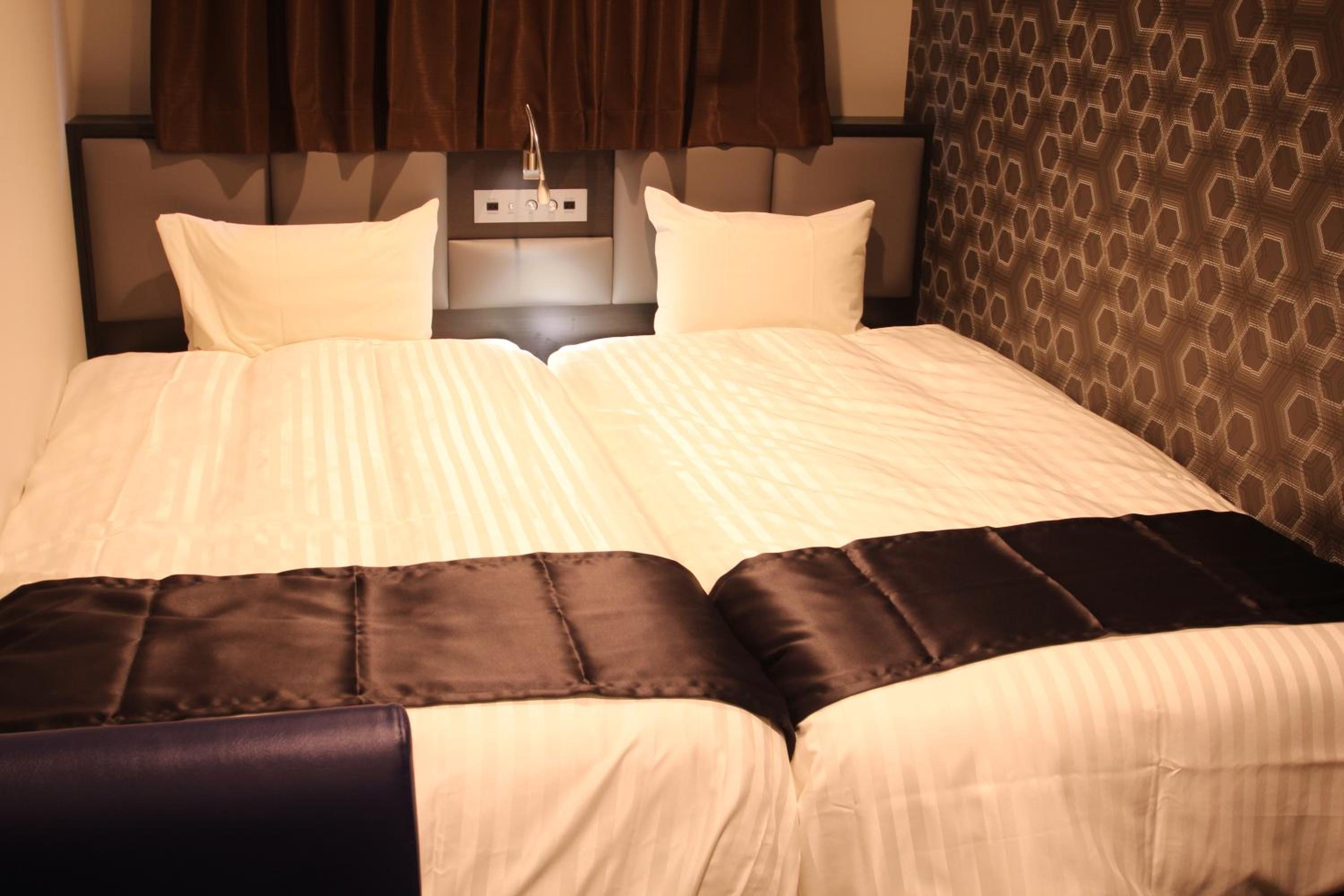 Hollywood Twin Room - Non-Smoking - Photo 13