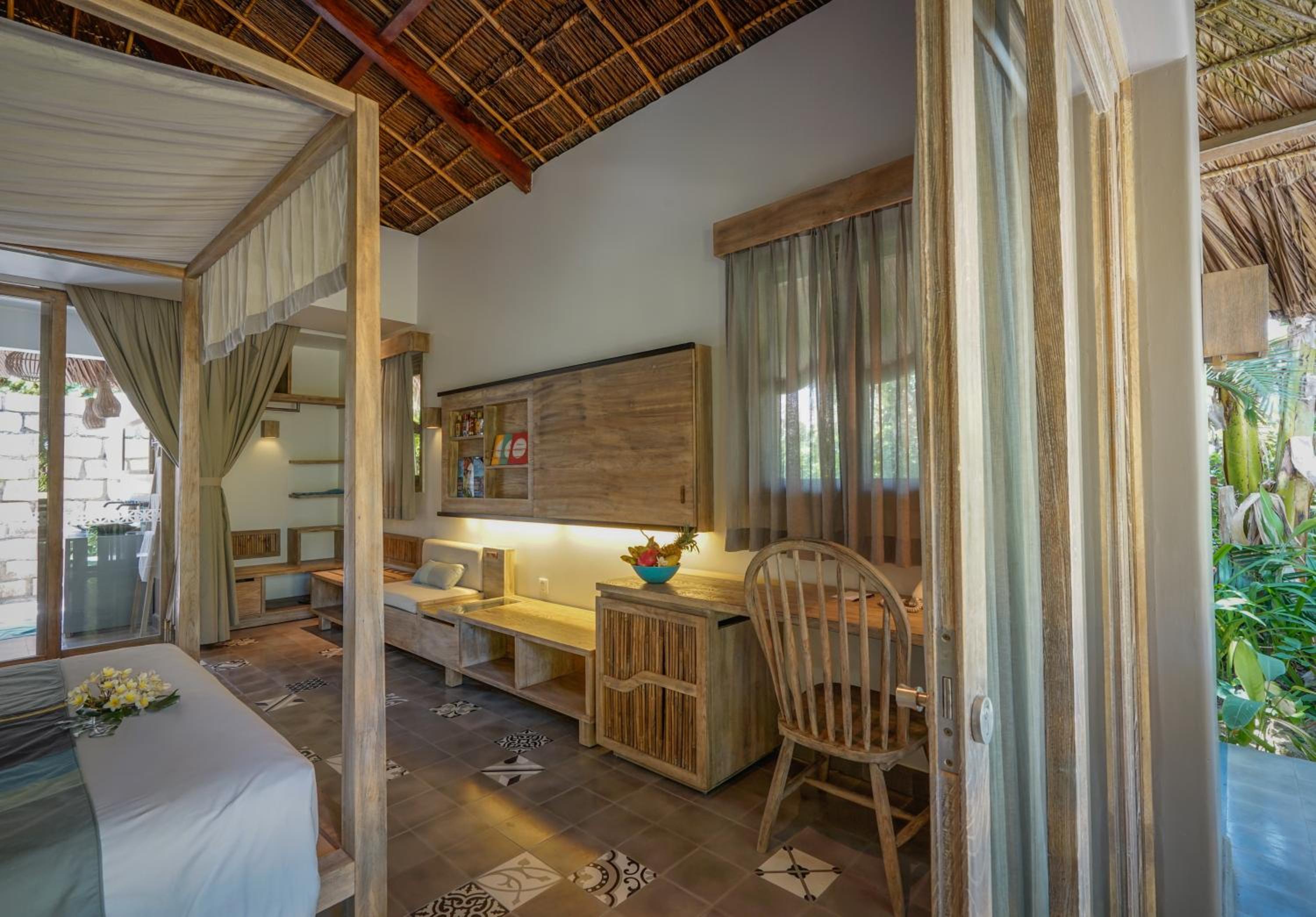 Superior Garden View Bungalows - Photo 7