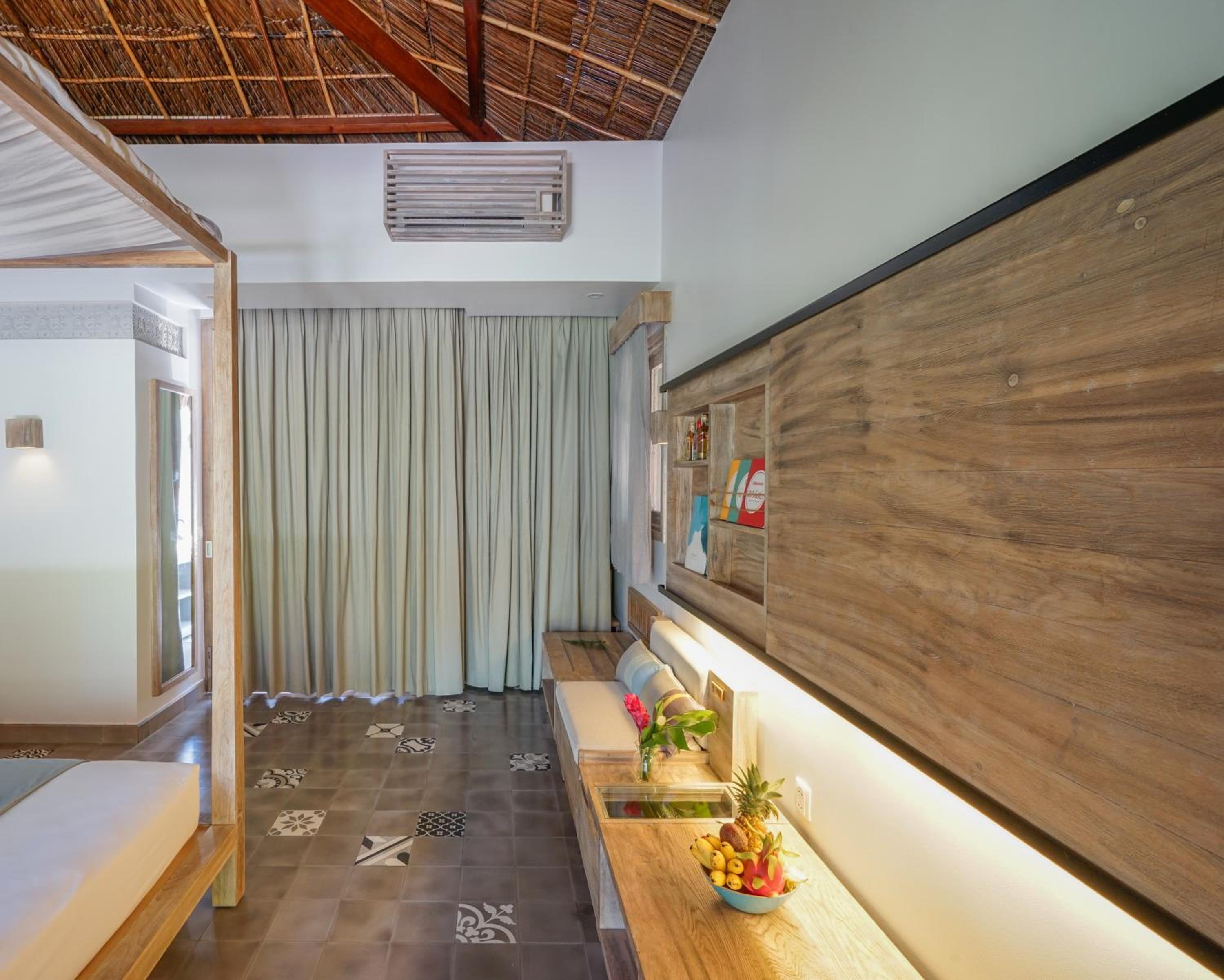 Superior Garden View Bungalows - Photo 8