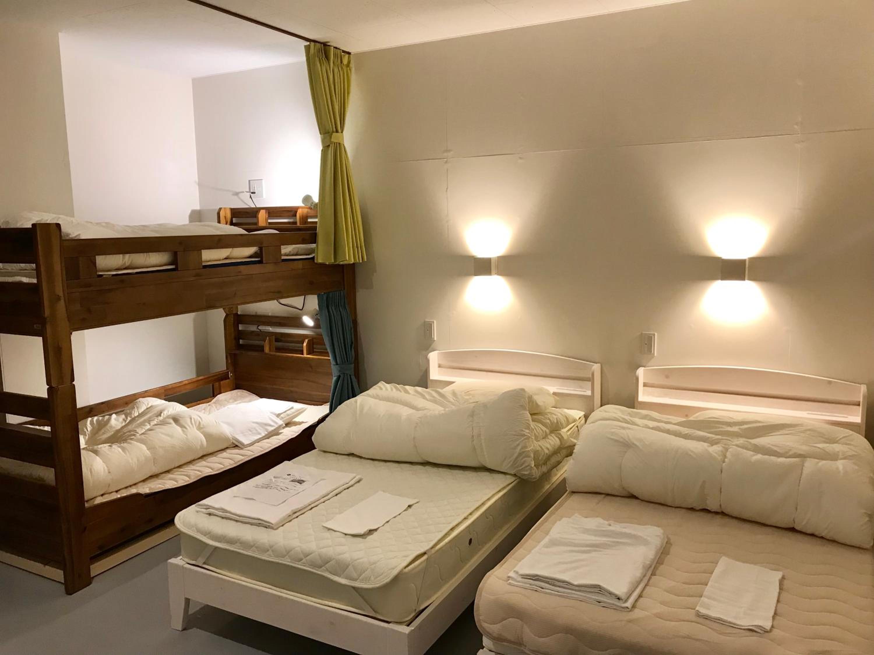 4-Bed Mixed Dormitory Room photo 2