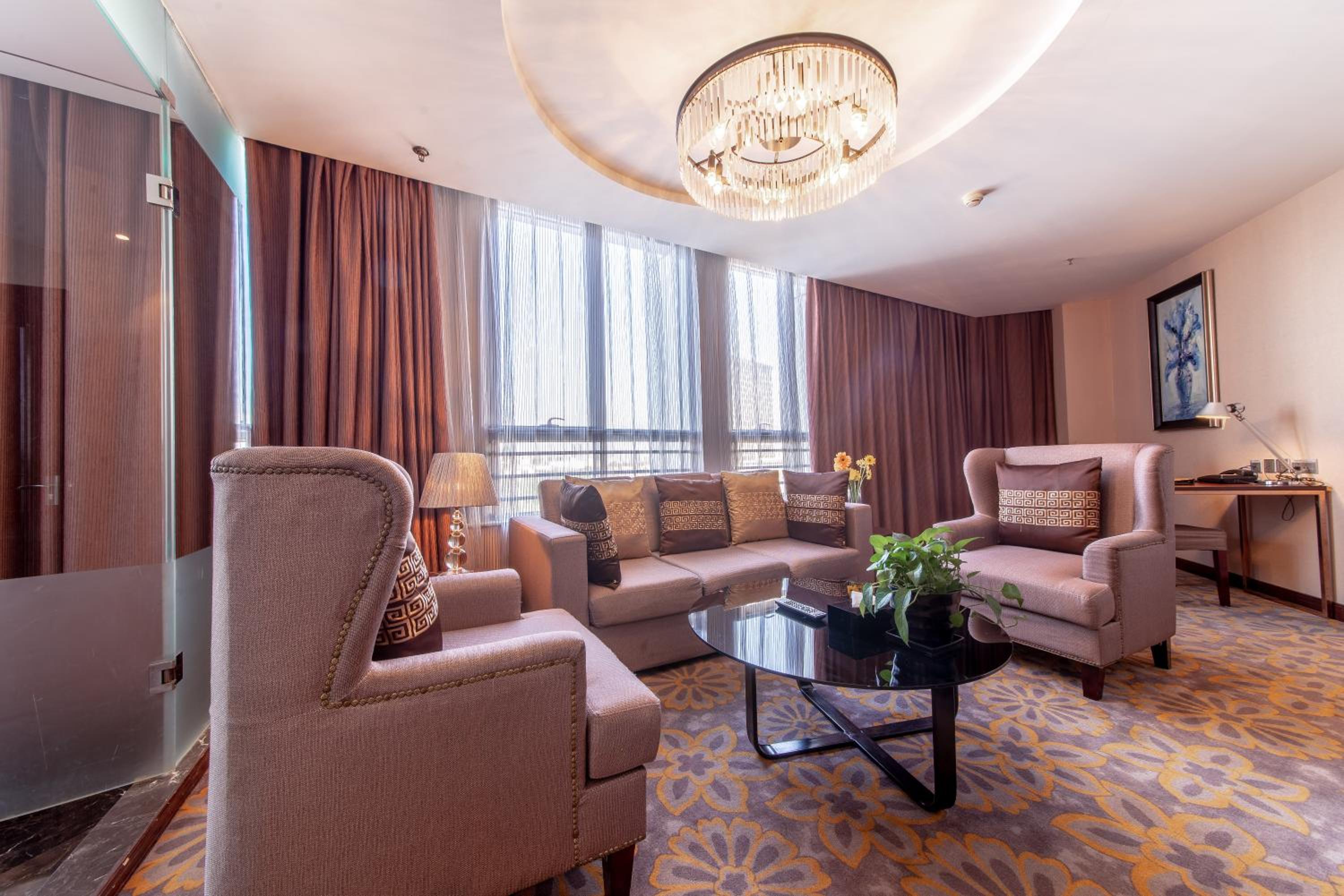 Business Suite photo 3