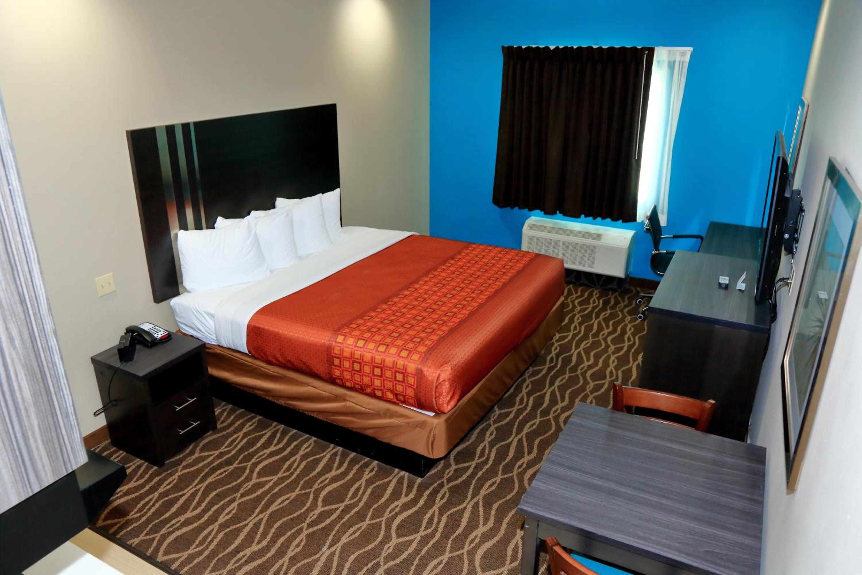 1 King Bed Kitchenette Suite NS