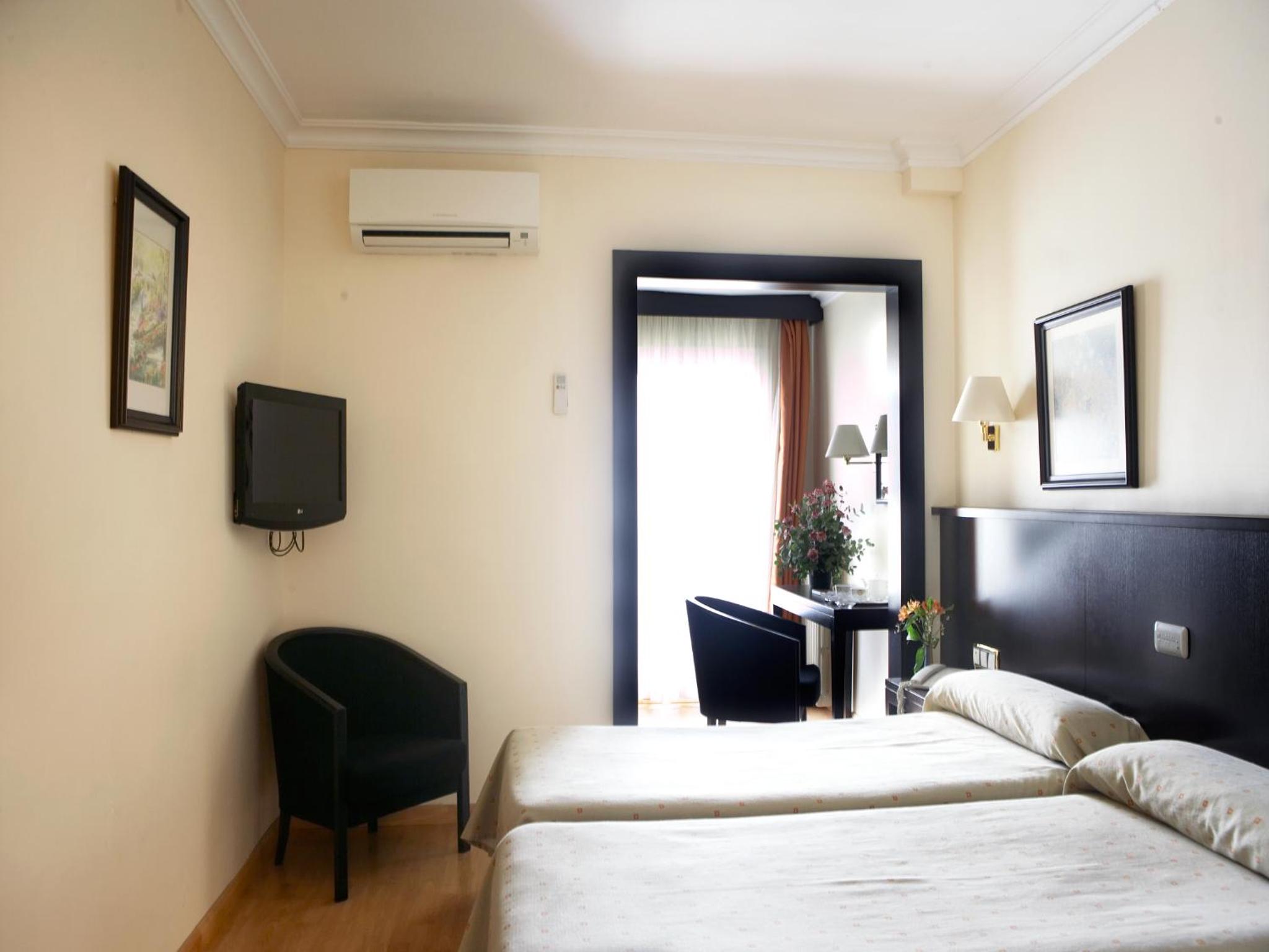Superior Double or Twin Room with Terrace photo 2