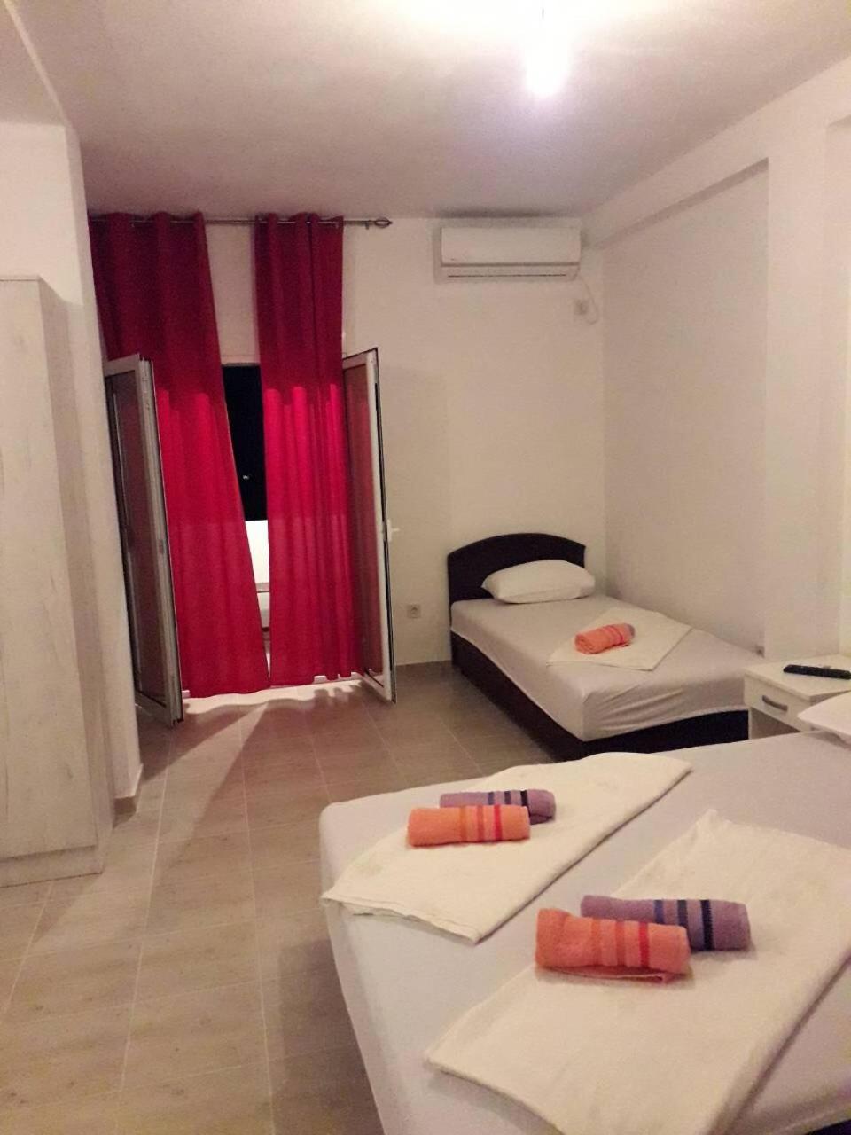 Studio Apartment with Balcony - Photo 1