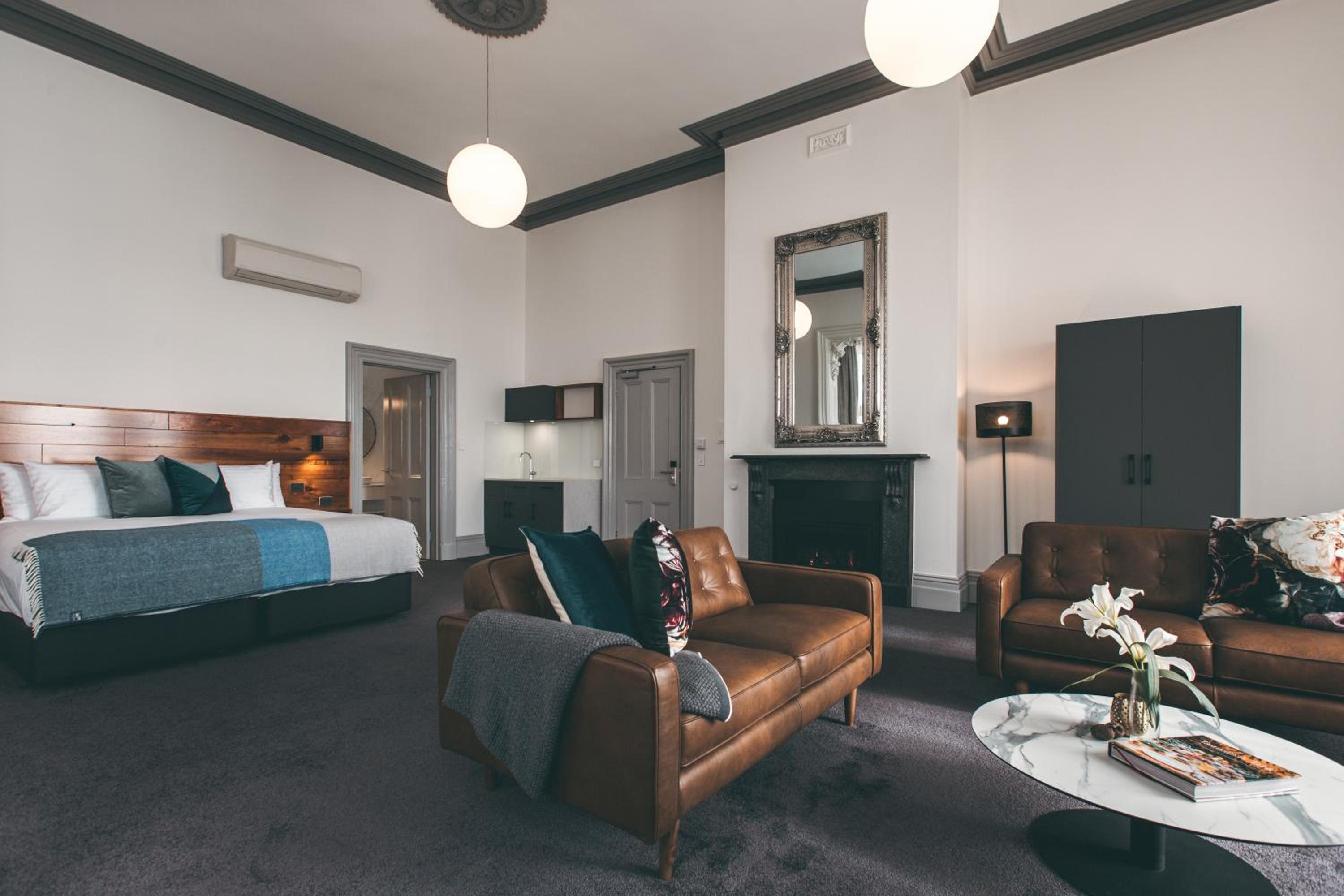 Premium Suite with Terrace Access - Hunter thumbnail 5
