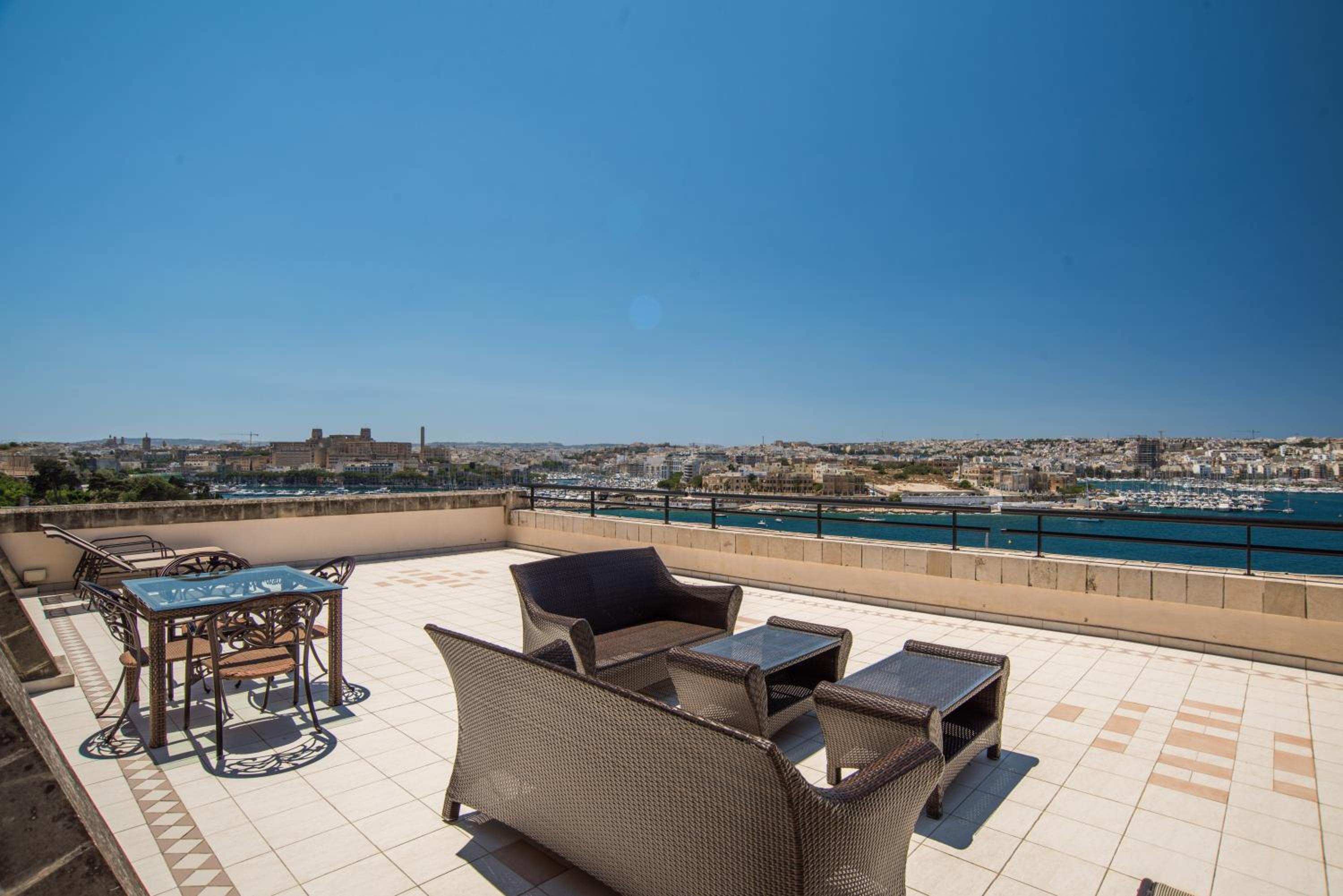 Presidential Suite with Terrace and Full Sea View photo 2