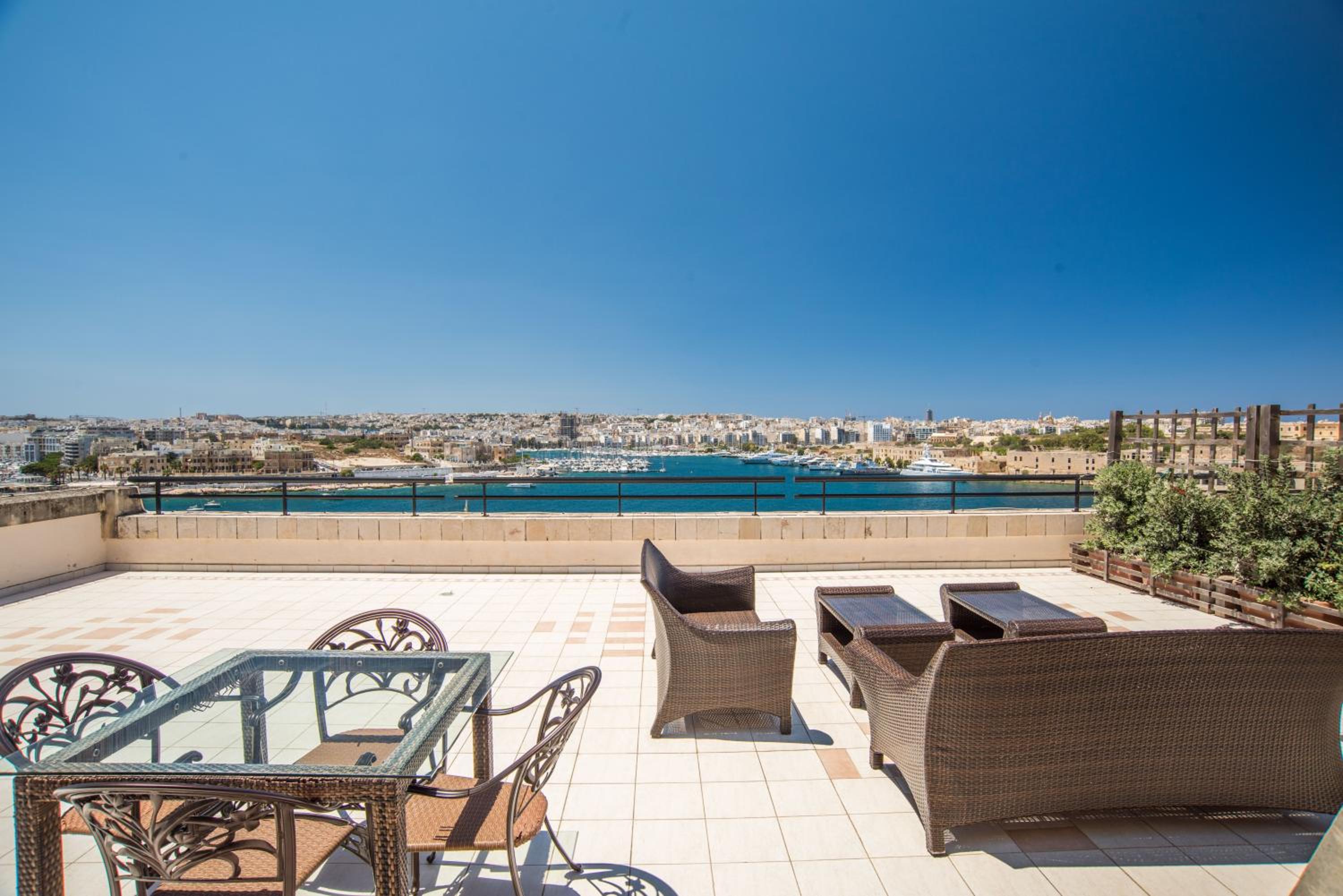 Presidential Suite with Terrace and Full Sea View photo 3