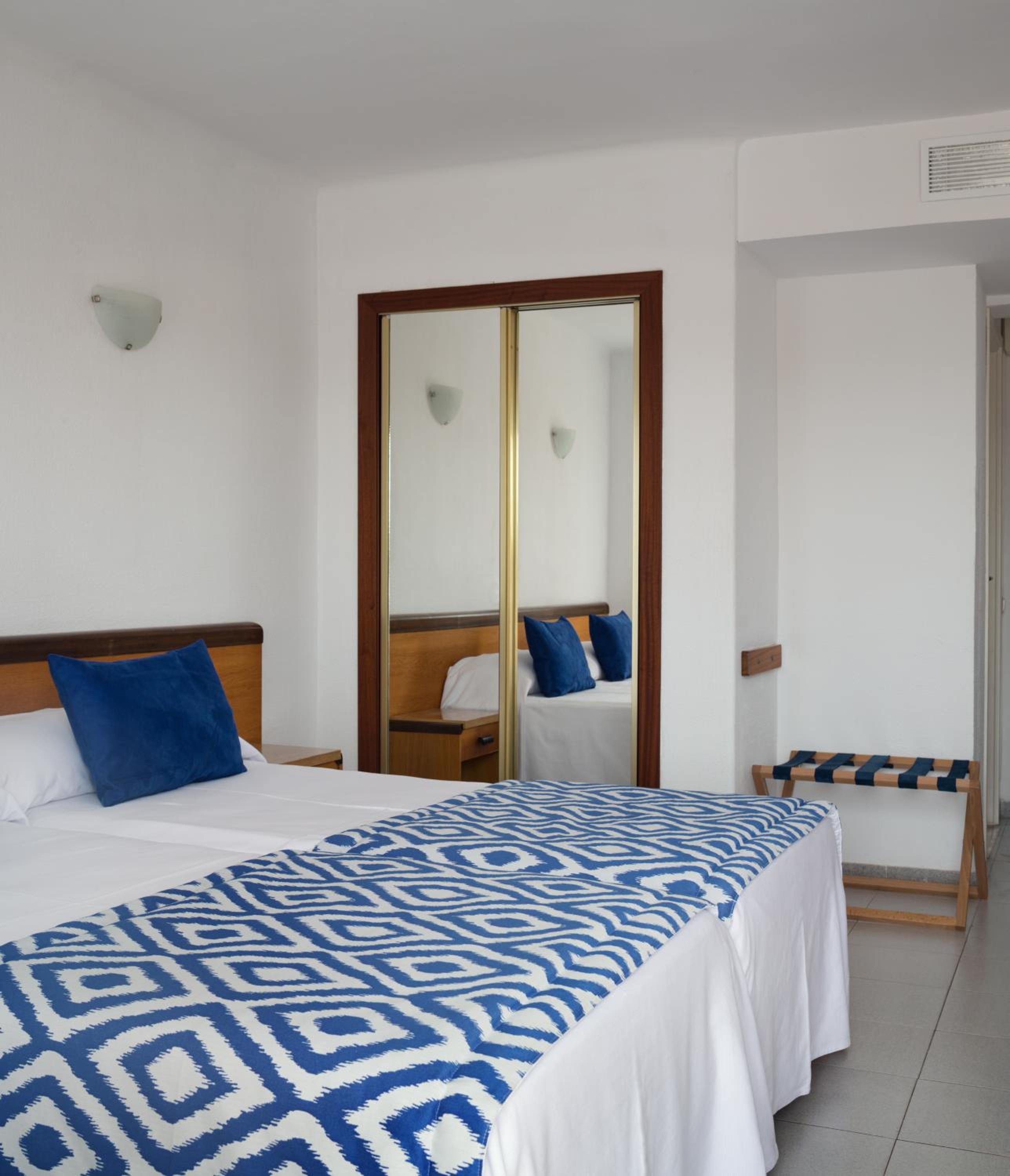 Habitación Estándar con Dos Camas Individuales