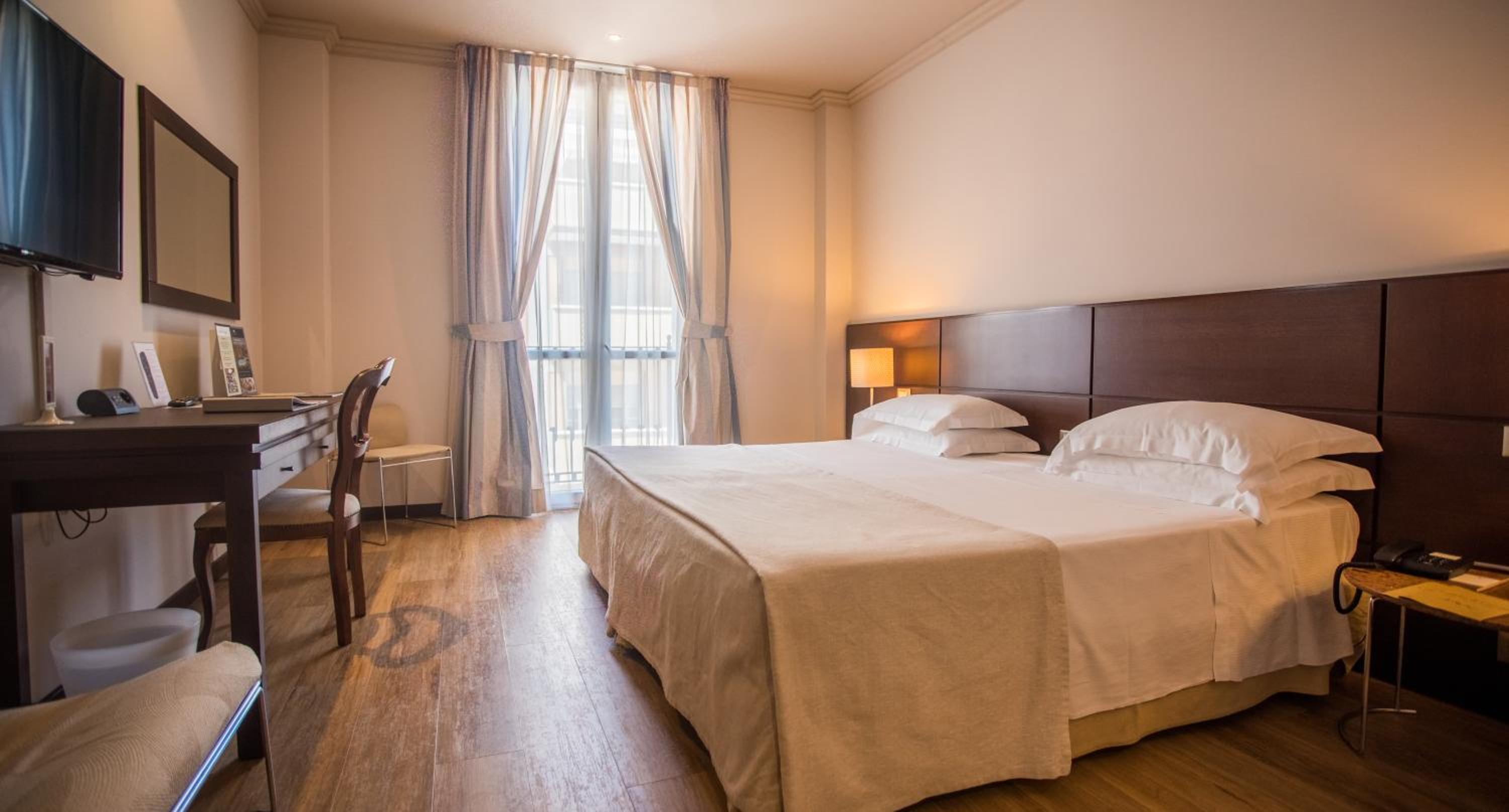 Superior Double or Twin Room - Photo 5
