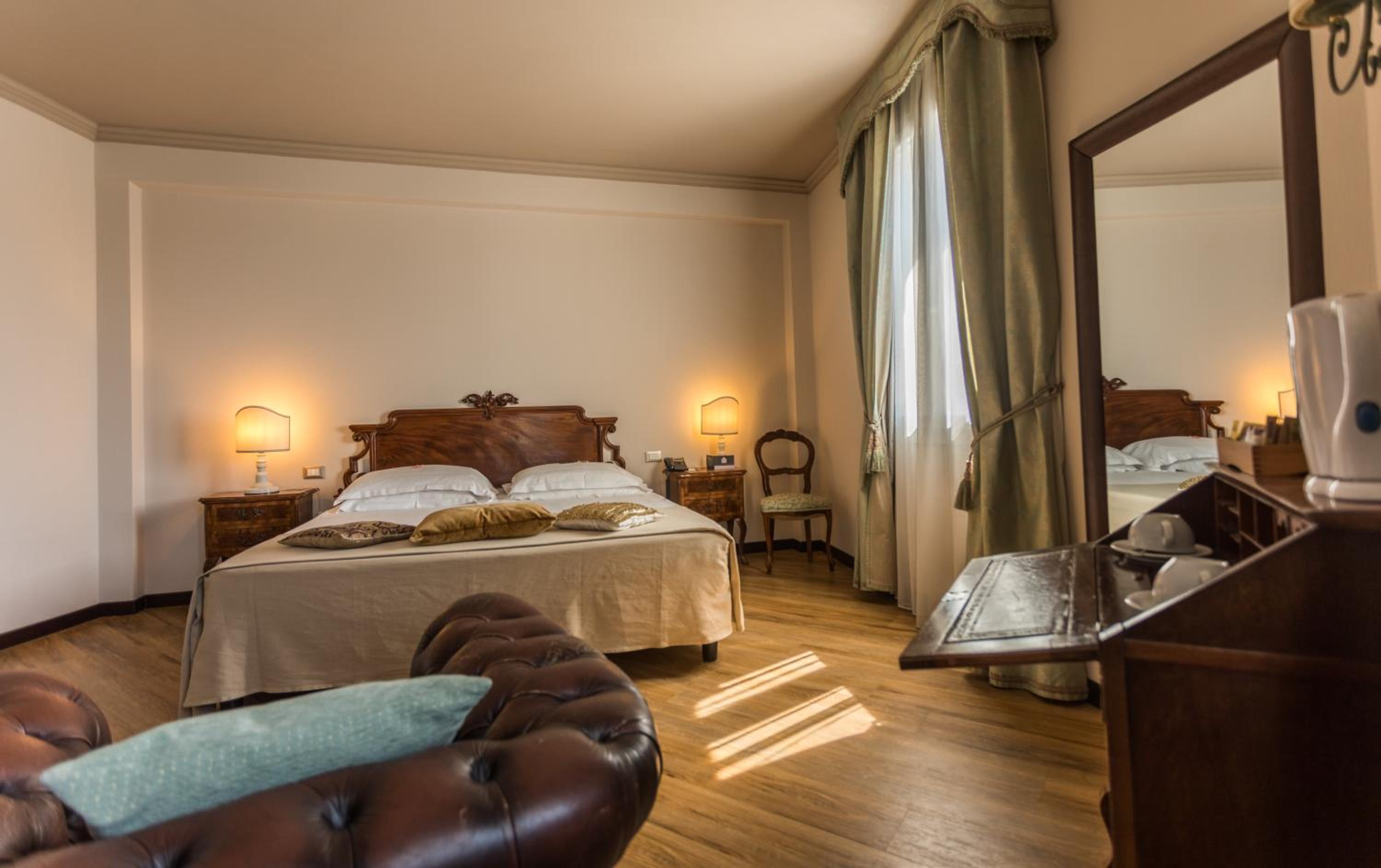 Suite - Photo 4