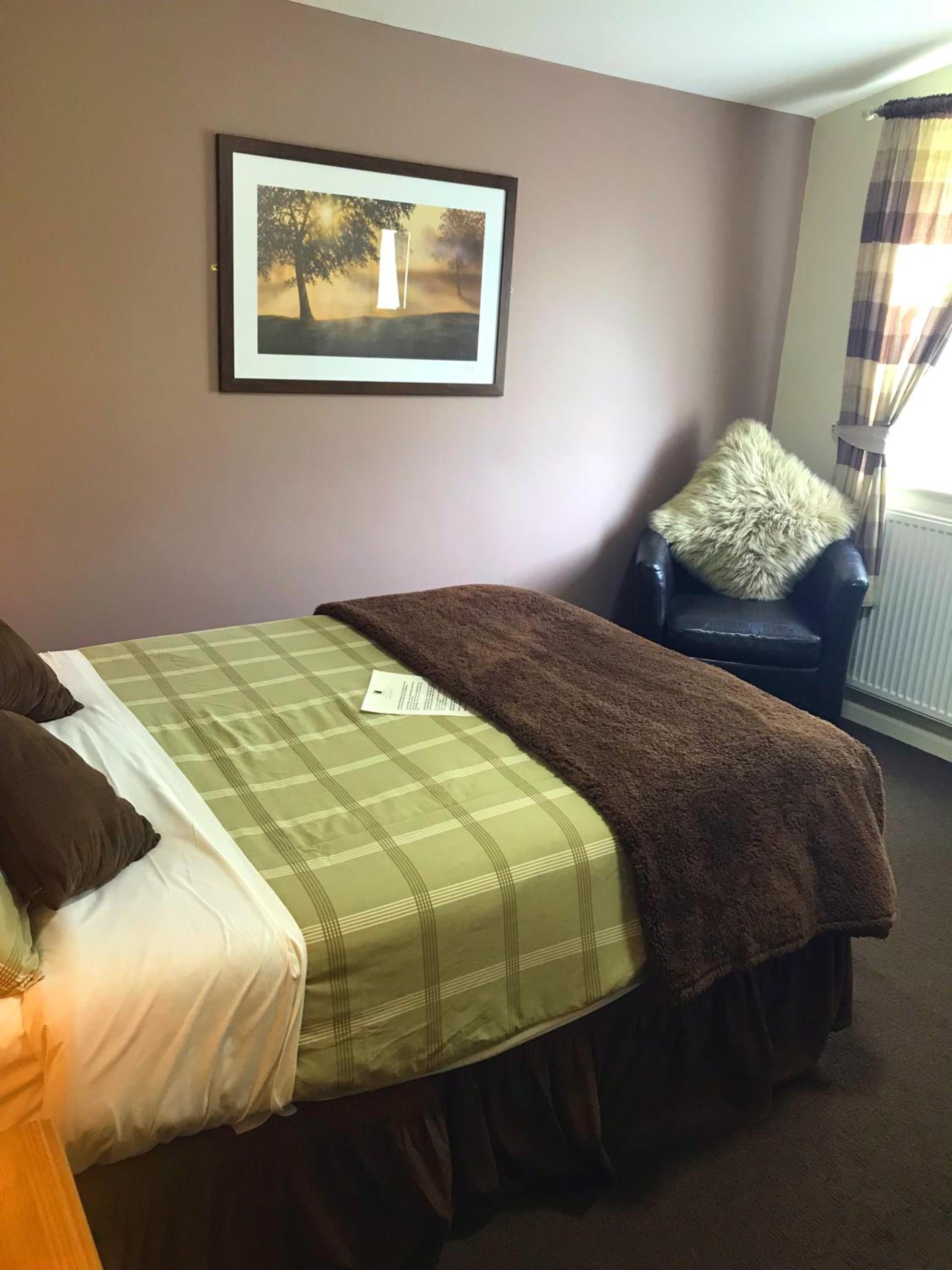 Family Room with Private Bathroom (2 Adults + 1 Child)  photo 2