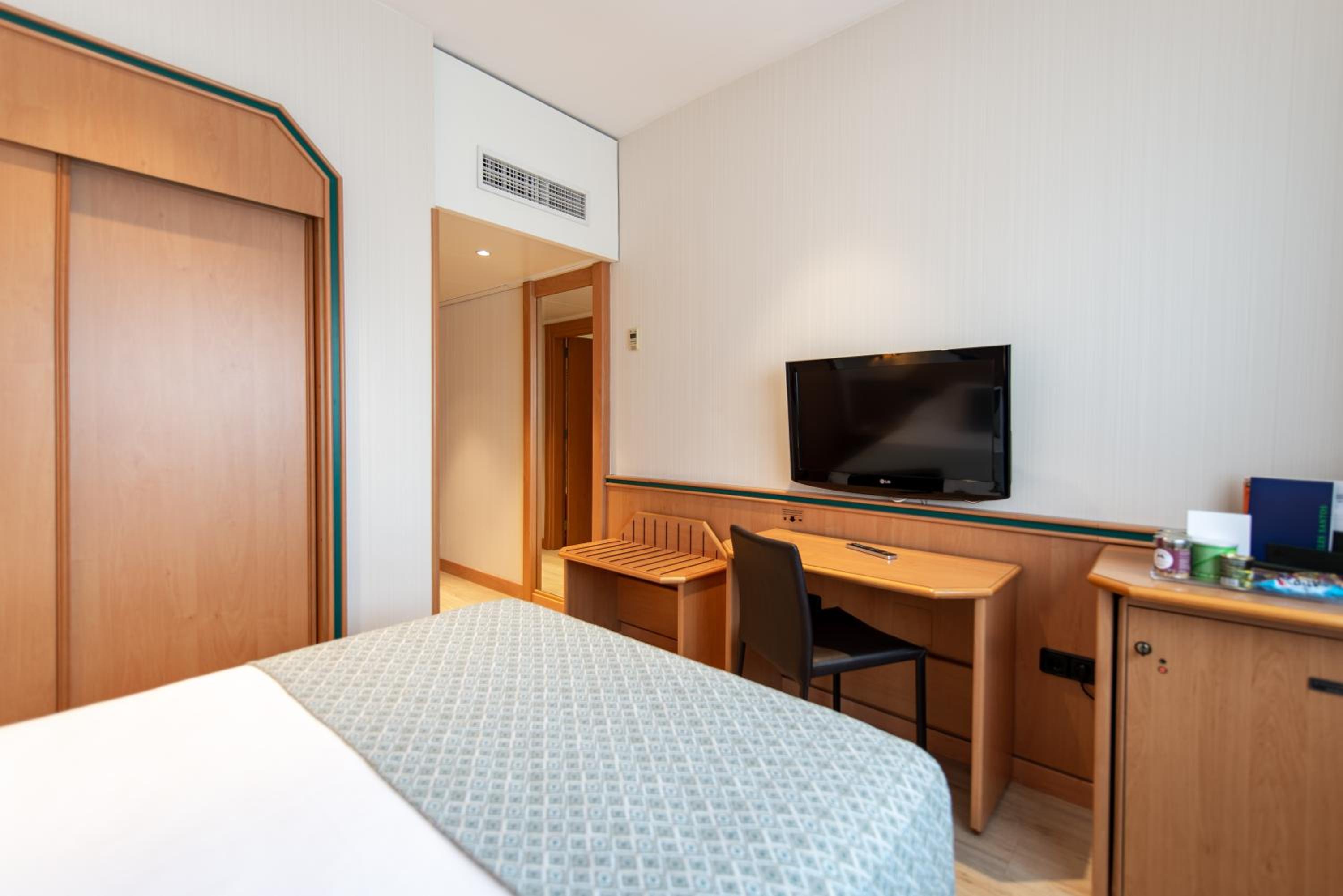 Basic Double Room - Photo 1