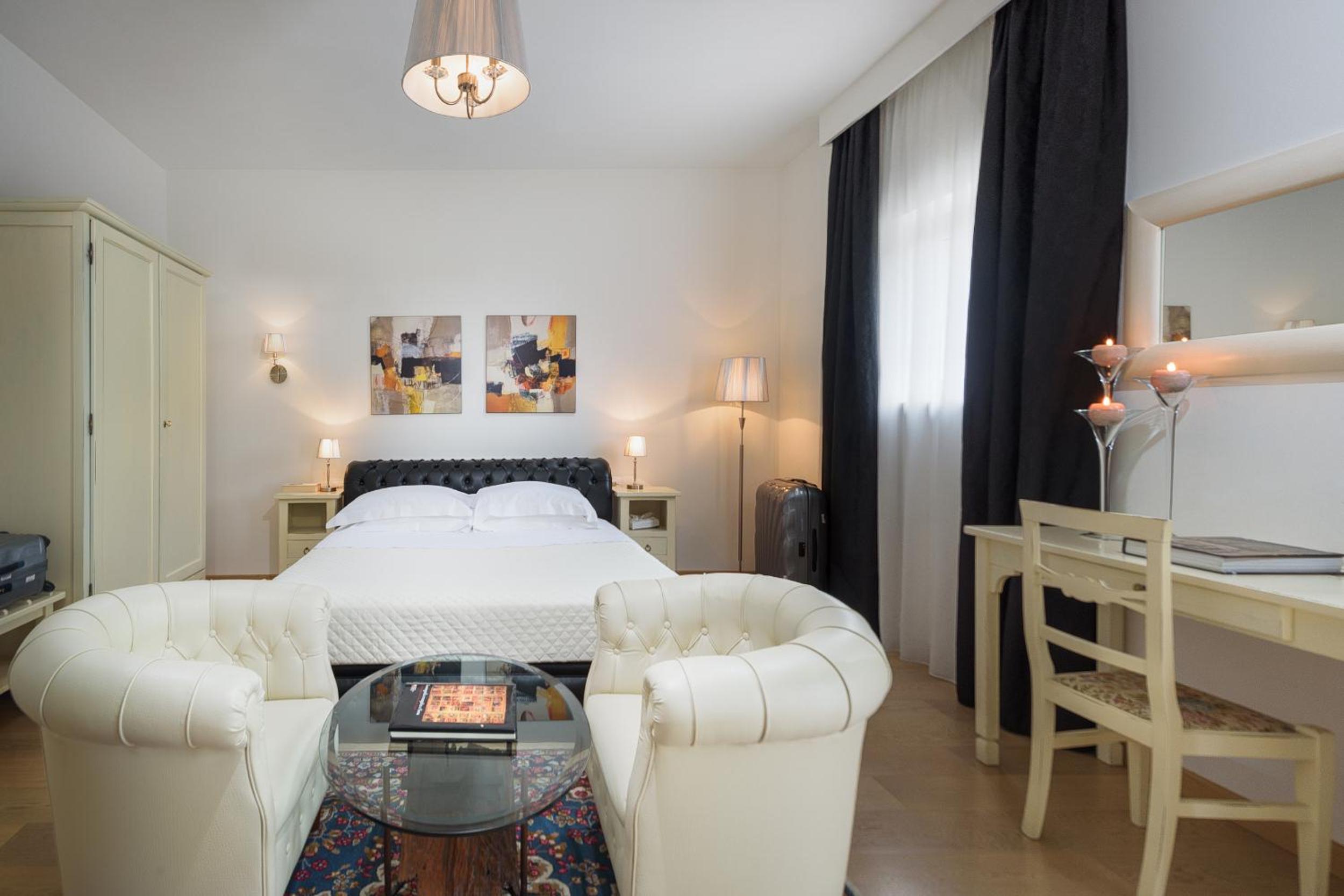 Junior Suite - Photo 1