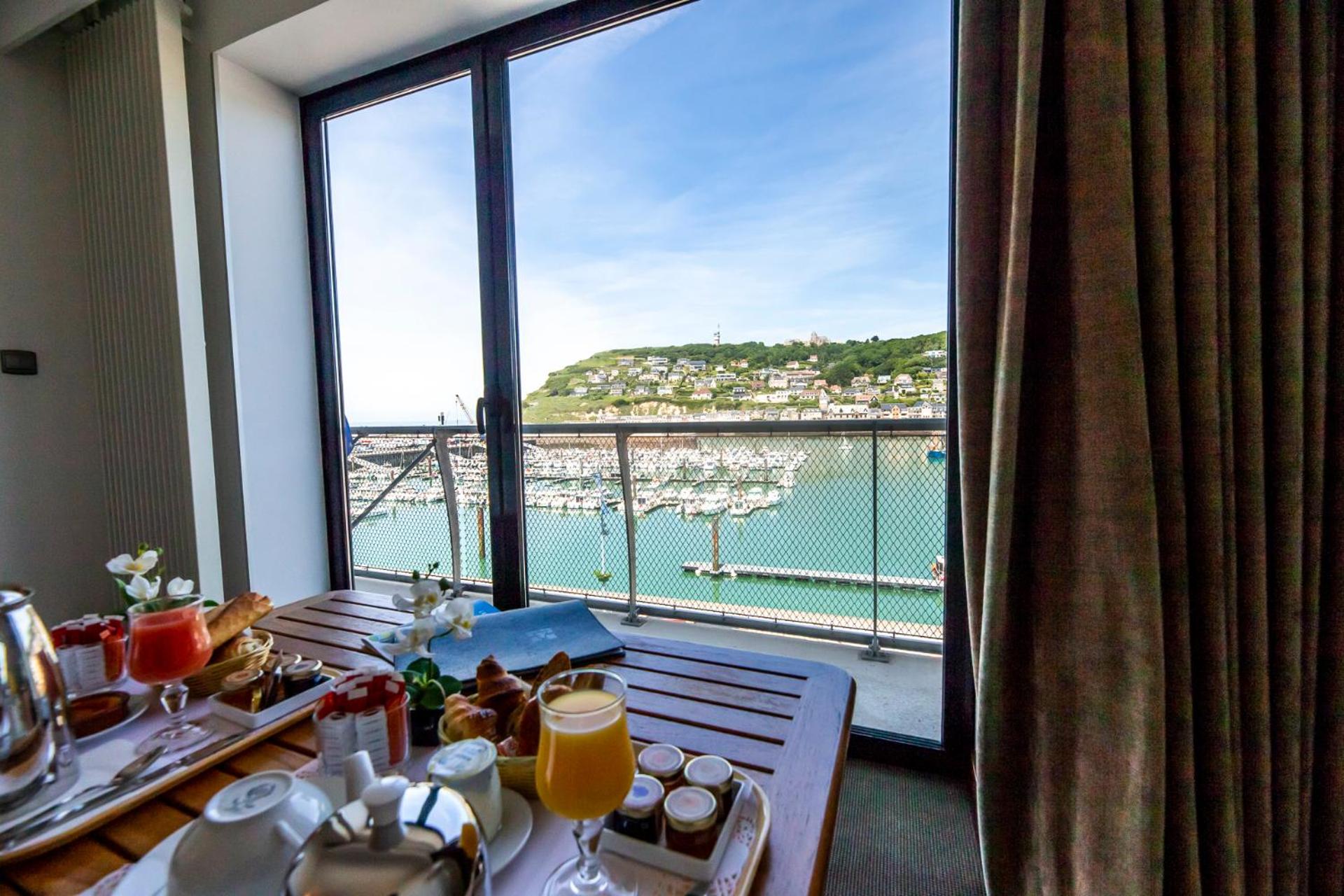 Double or Twin Room with Harbor View - Photo 11