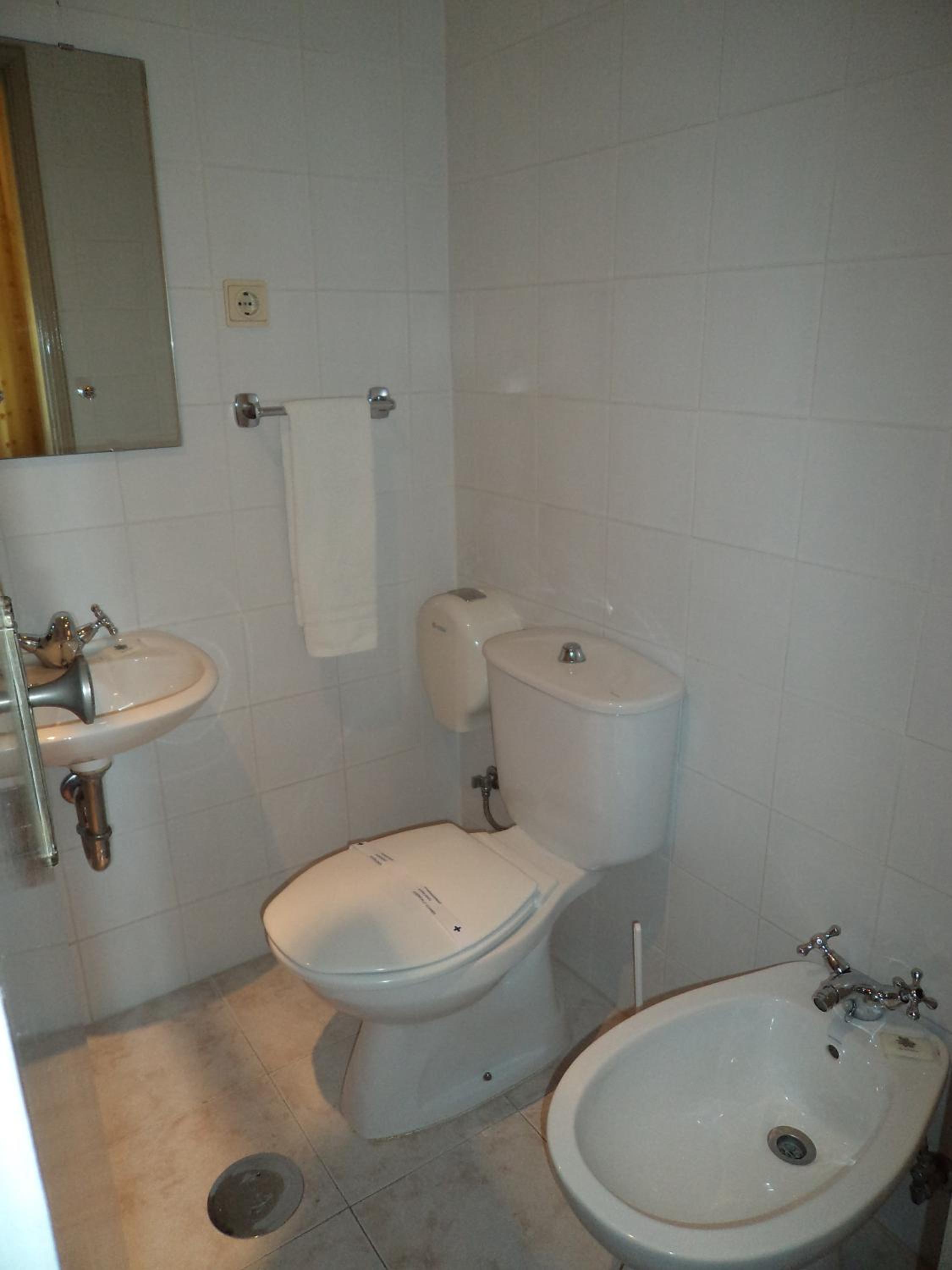 Double Room - Photo 5