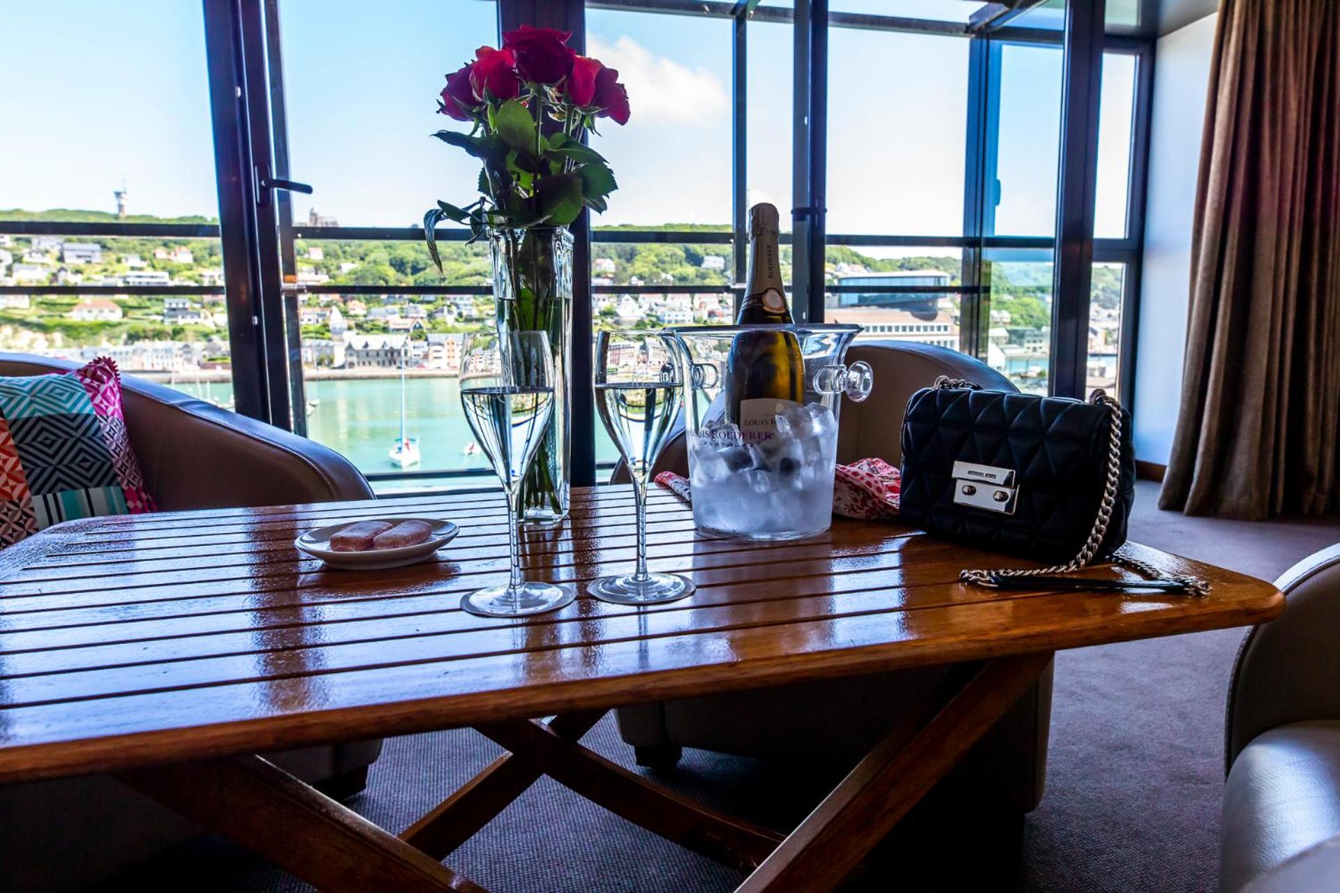 Deluxe Suite (4 Persons) With Sea View - Photo 18
