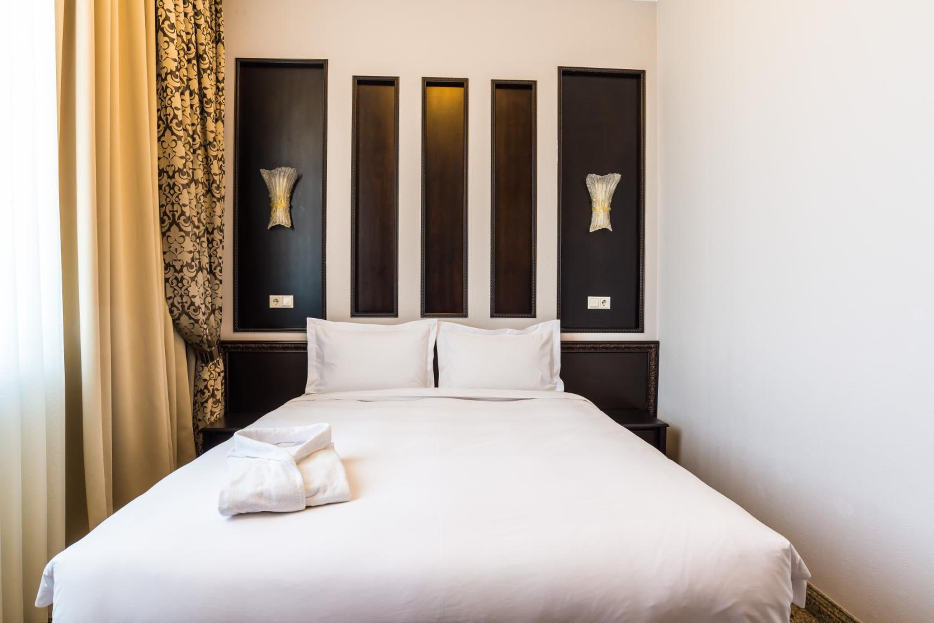 Standard Double Room - Photo 4