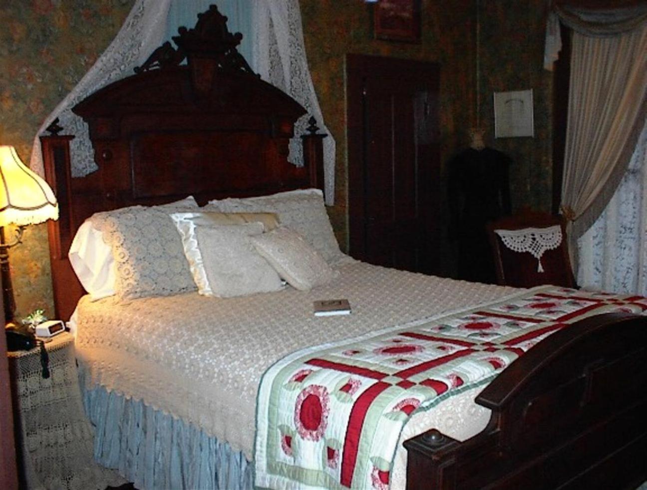 Deluxe Double Room with Balcony photo 1