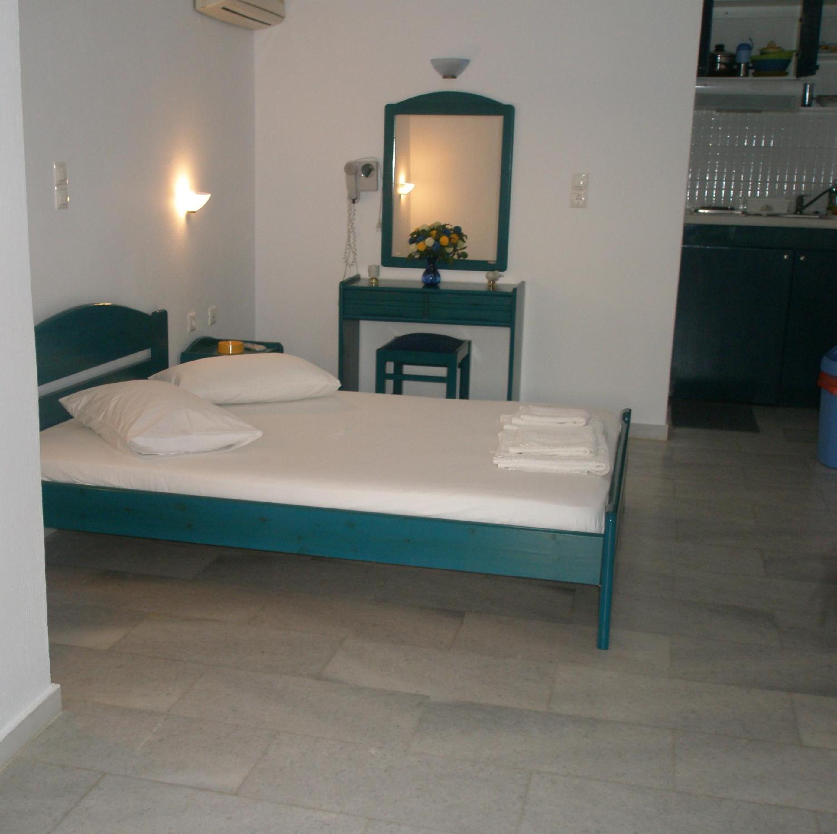 Studio (3-4 Adults) with Car Rental