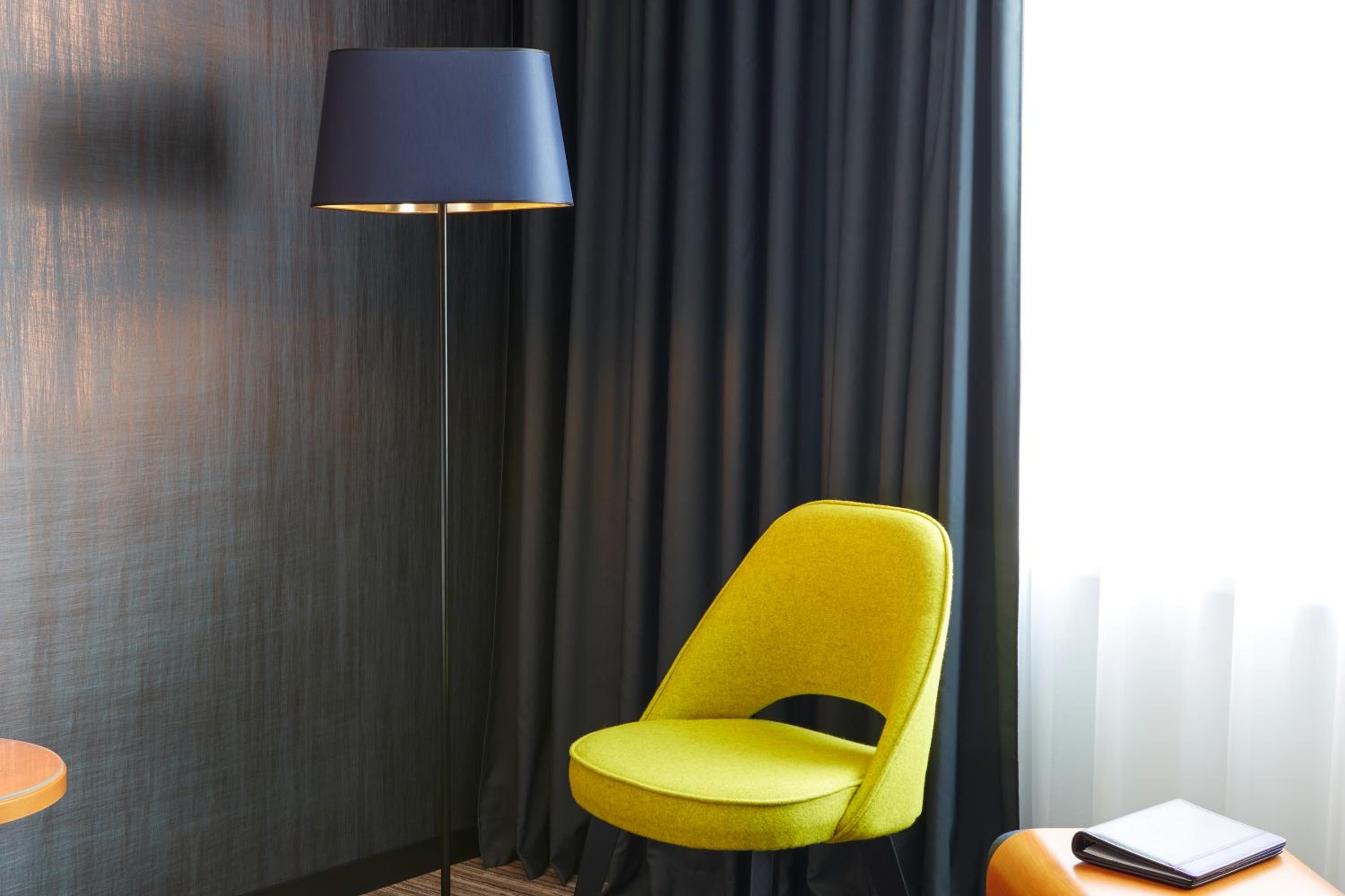 Junior Suite with King Bed and Working Space - Photo 5