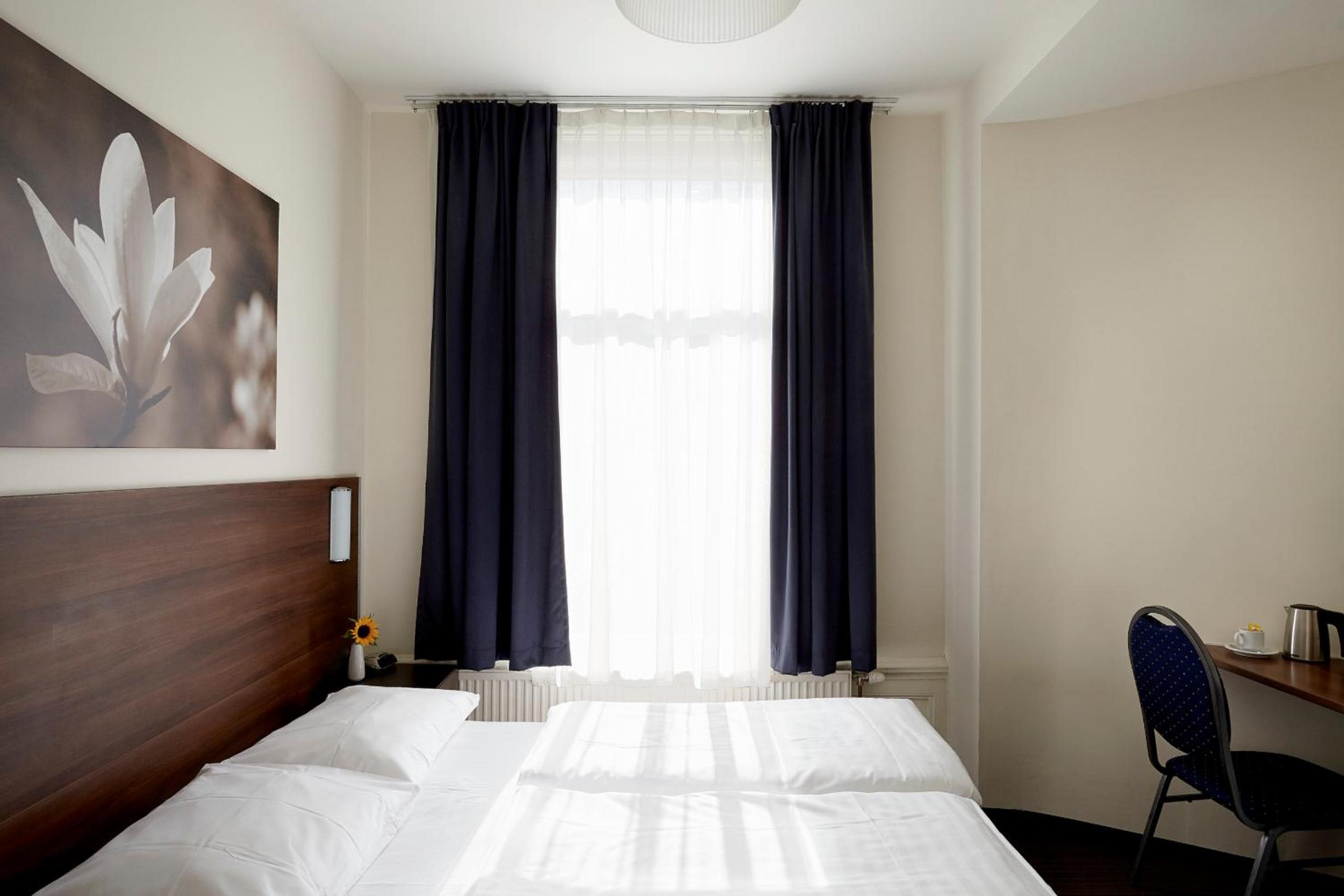 Standard Double Room photo 2