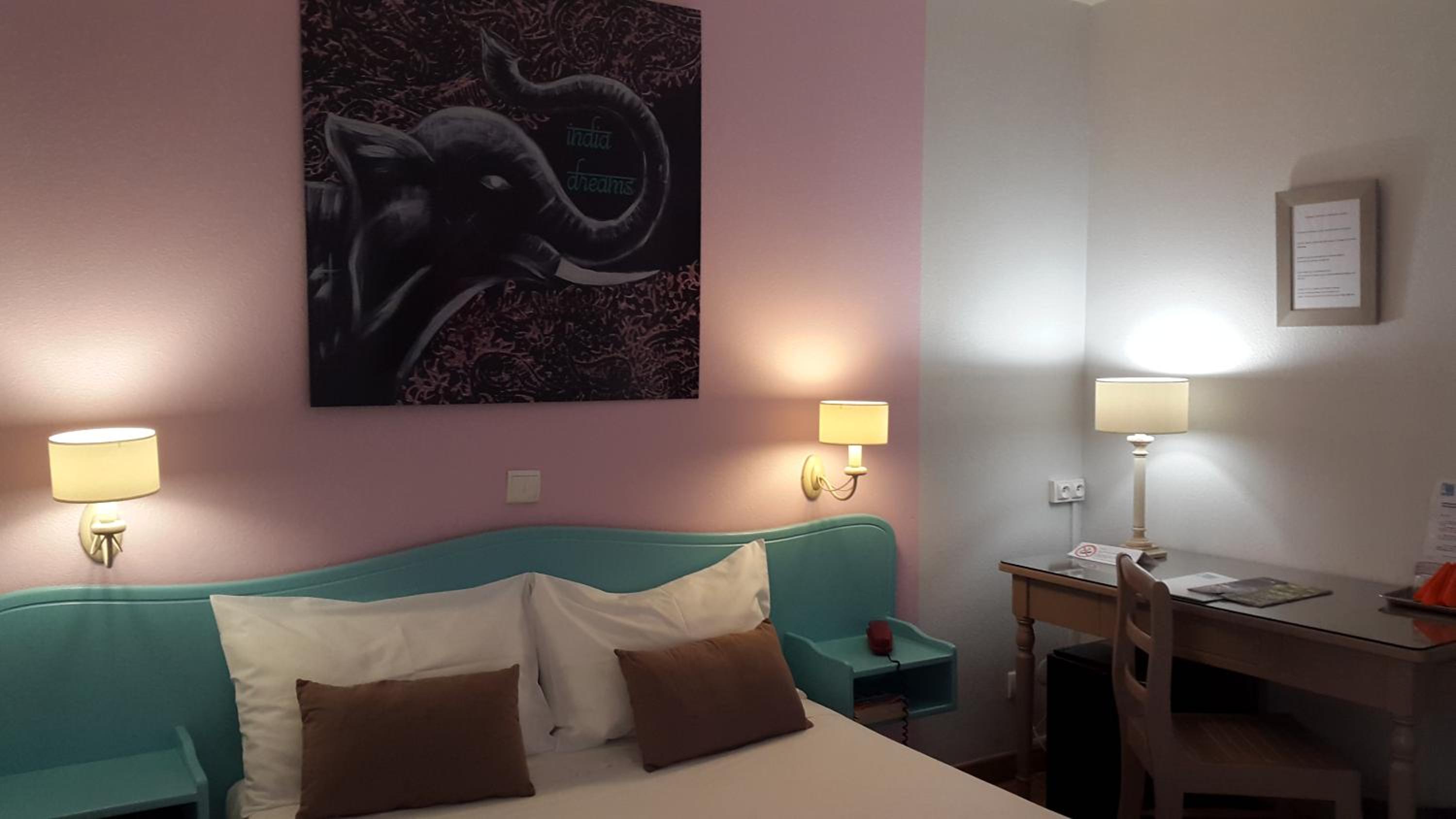 Double Room - Photo 6