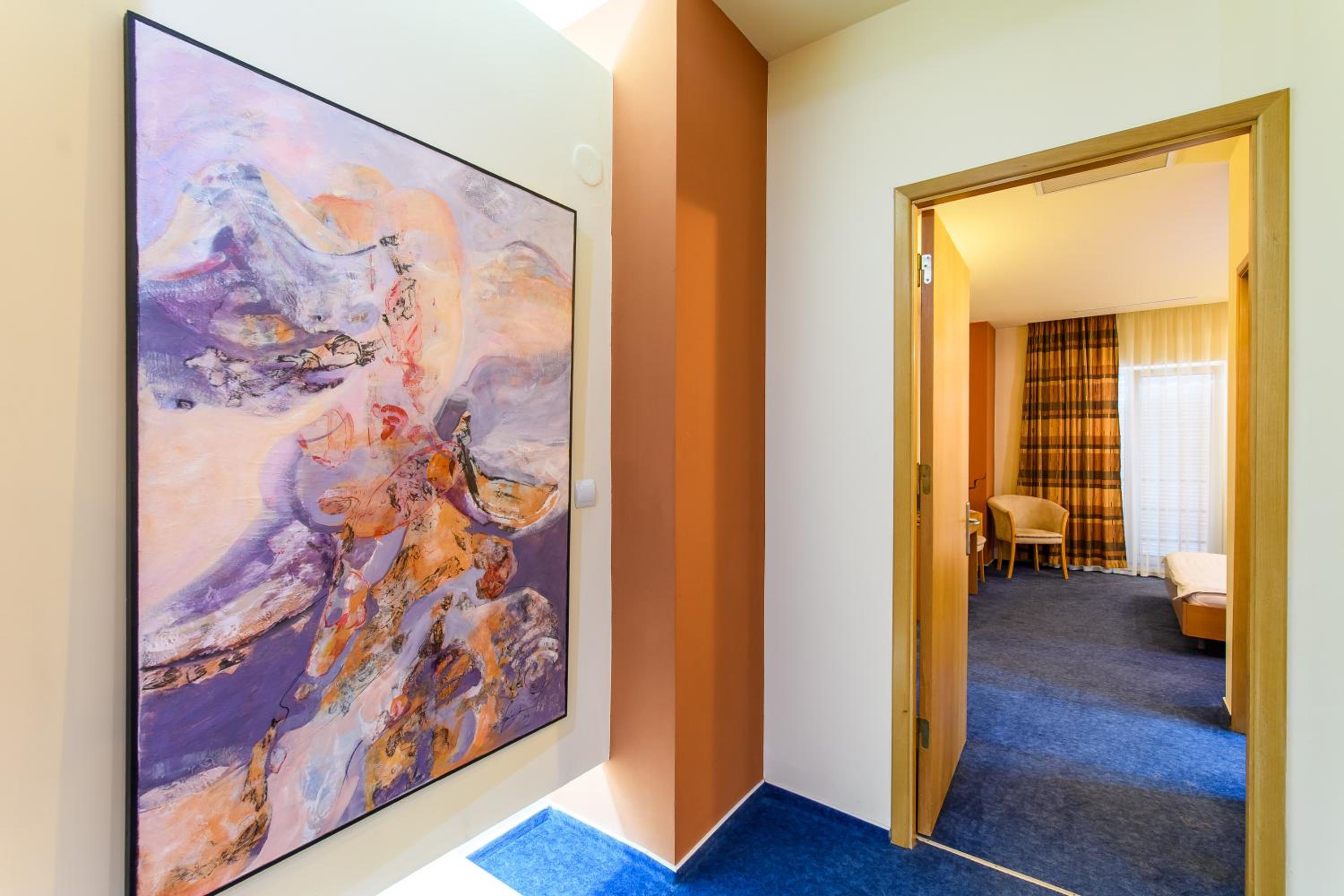 One-Bedroom Apartment - Photo 10
