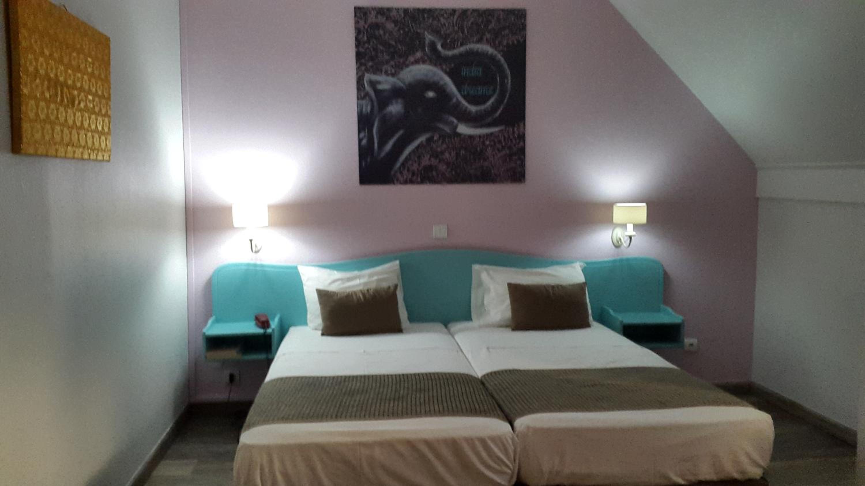 Double or Twin Room - Photo 4