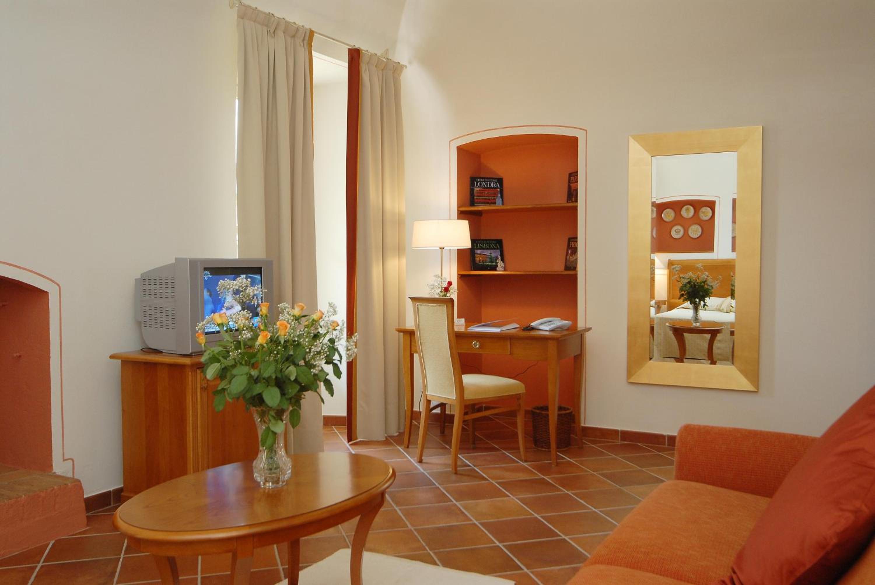 Junior Suite - Photo 1