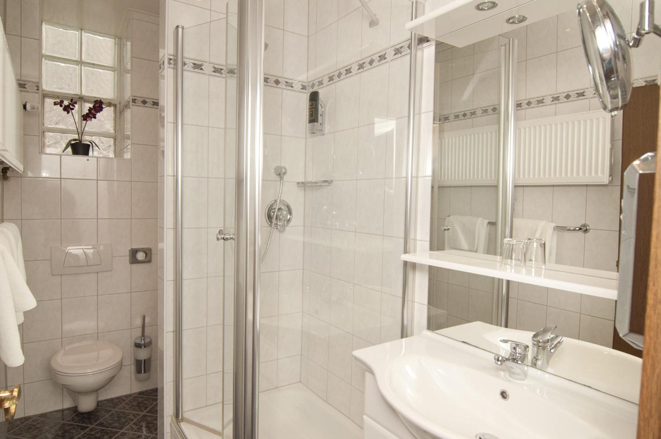 Standard Double Room - Photo 7