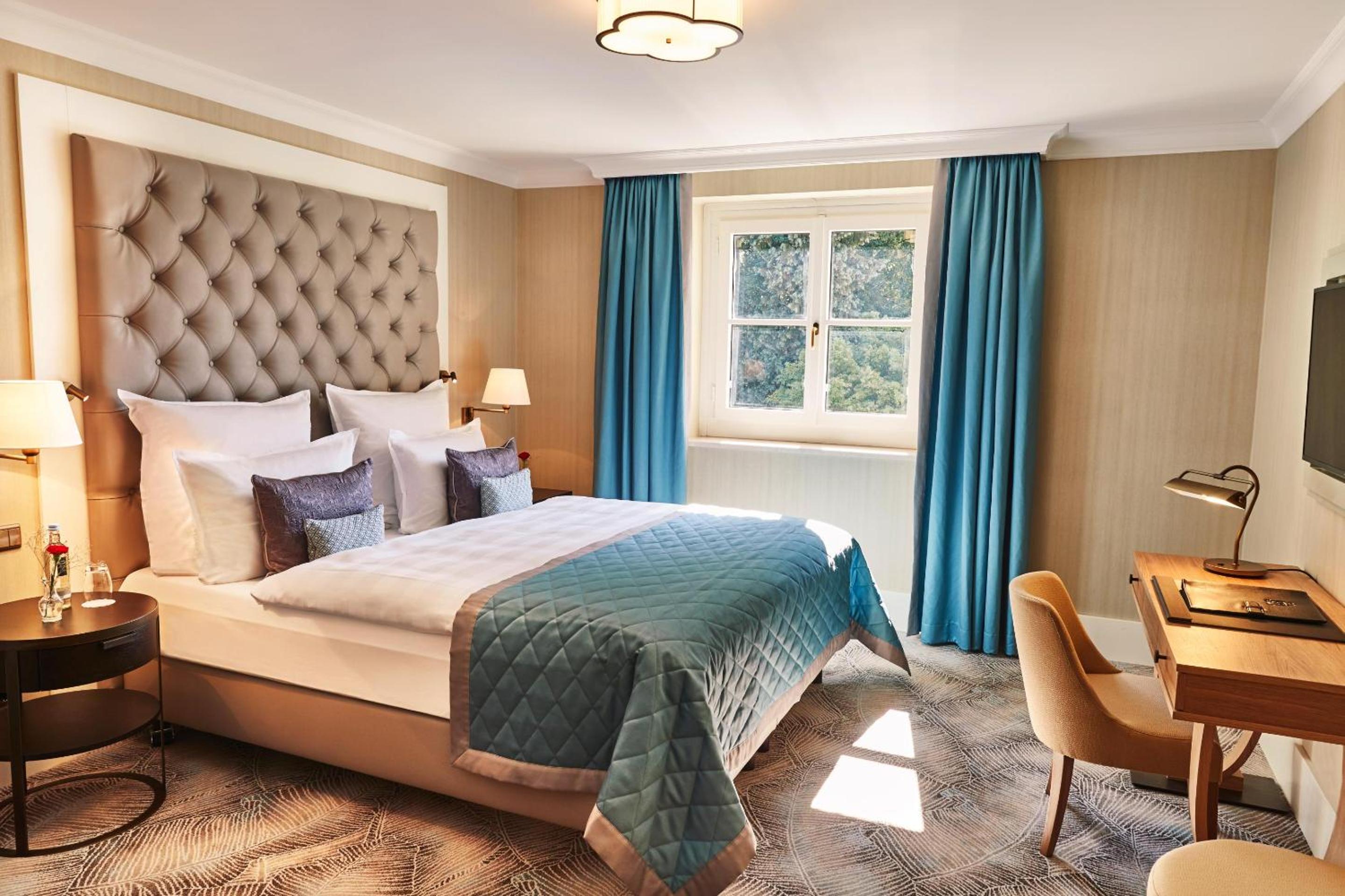 Suite mit Flussblick photo