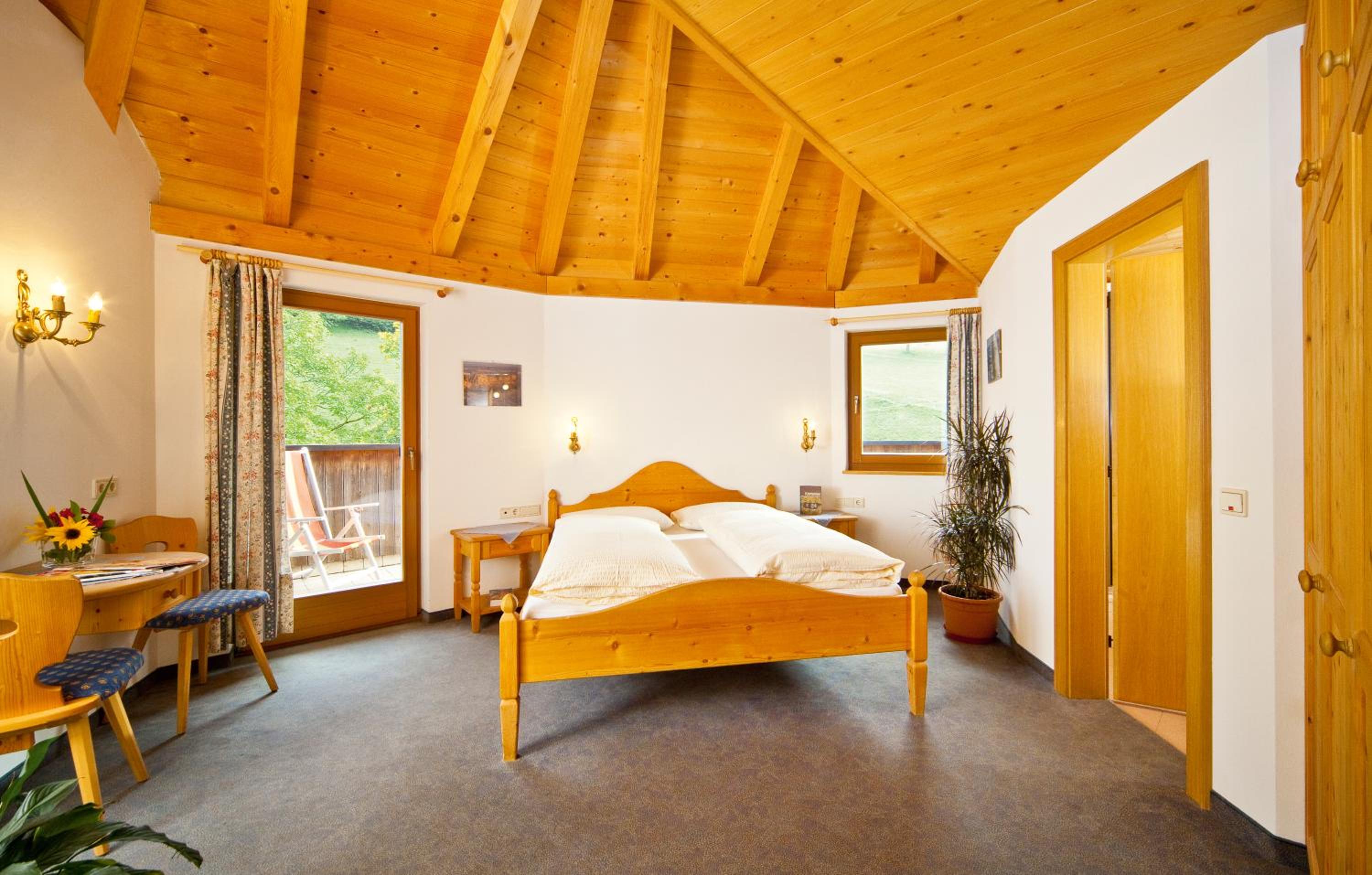 Economy Family Room