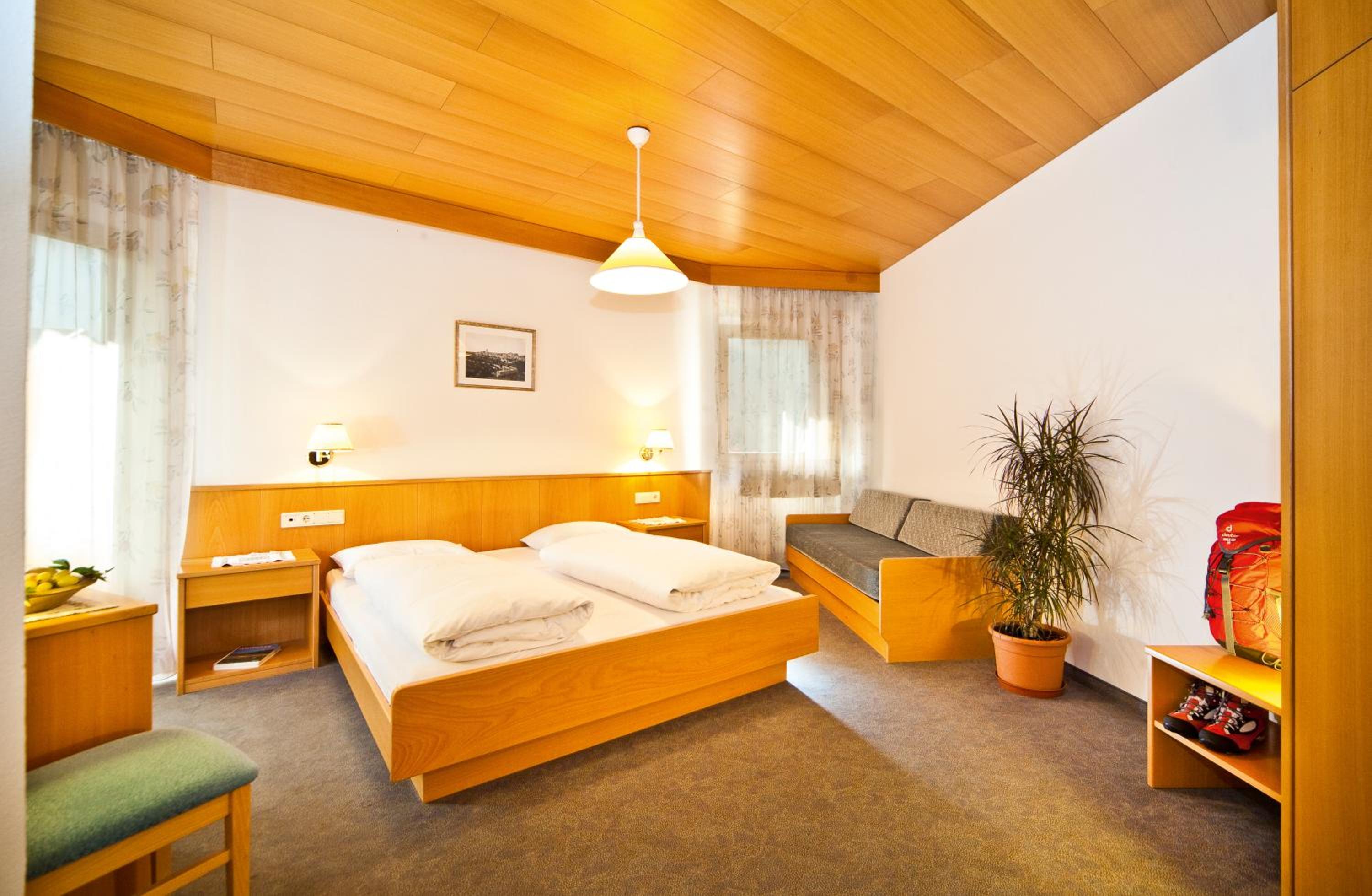 Economy Family Room with Balcony