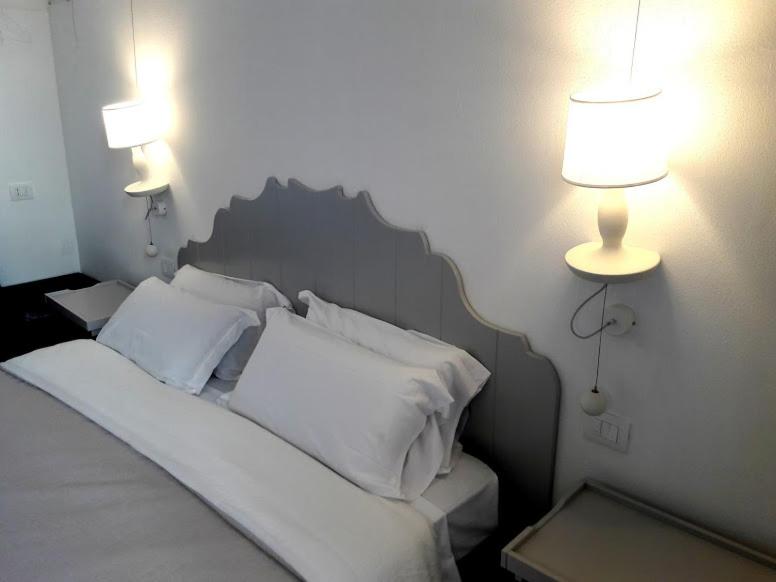 Oltremare Deluxe Double Room with Balcony and Sea View photo 2
