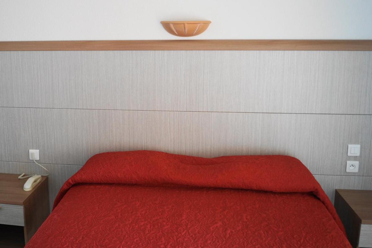 Double or Twin Room with View - Photo 1