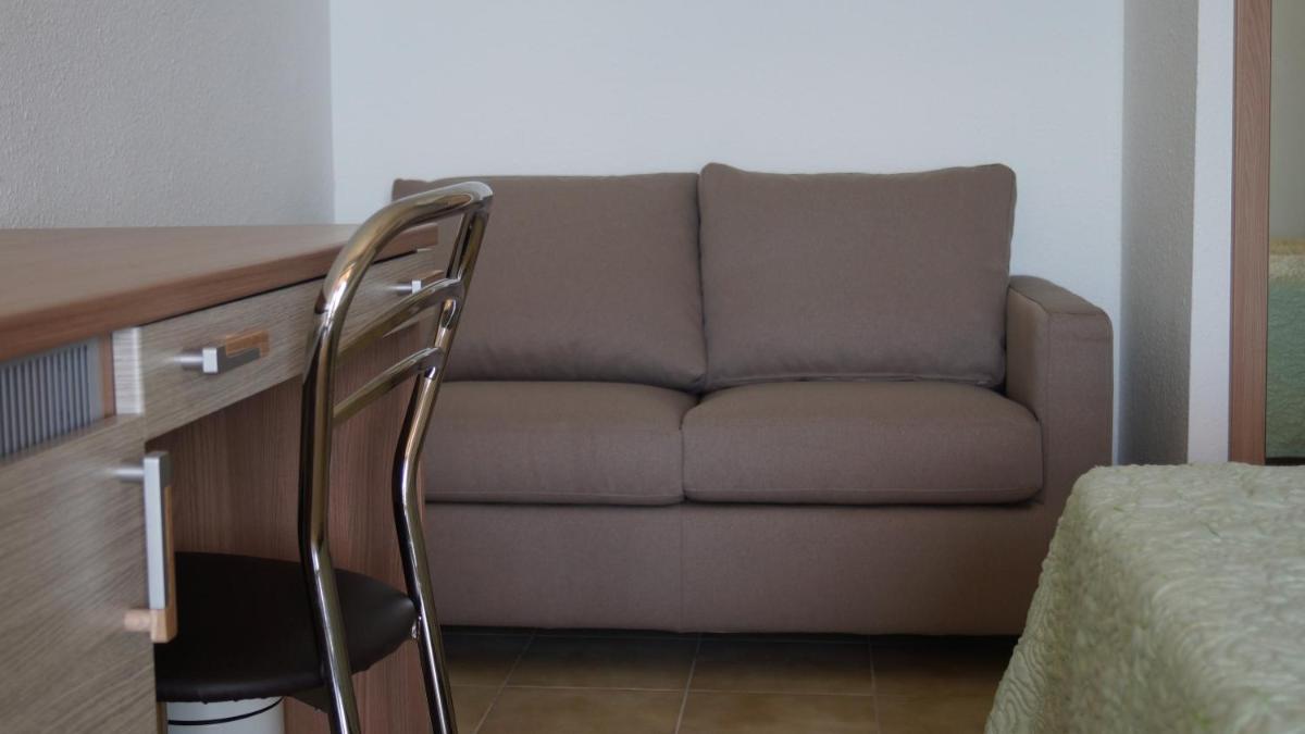 Double or Twin Room with View - Photo 6