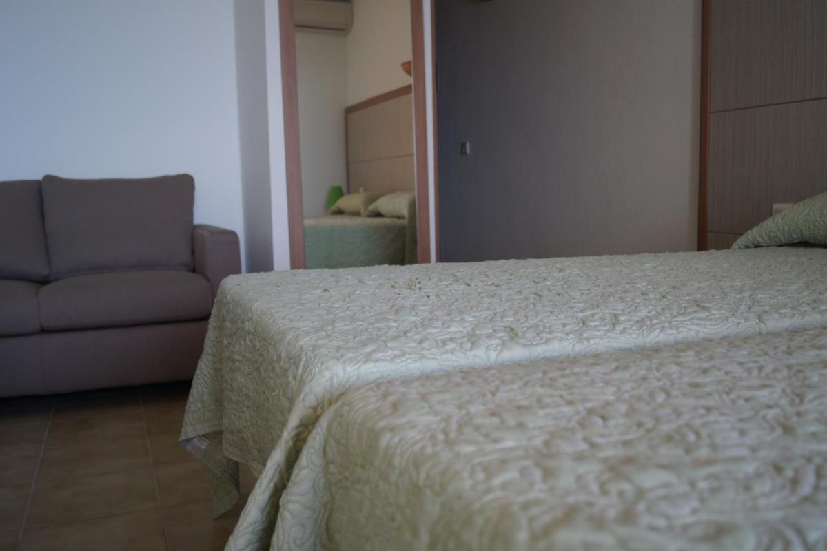 Double or Twin Room with View - Photo 14