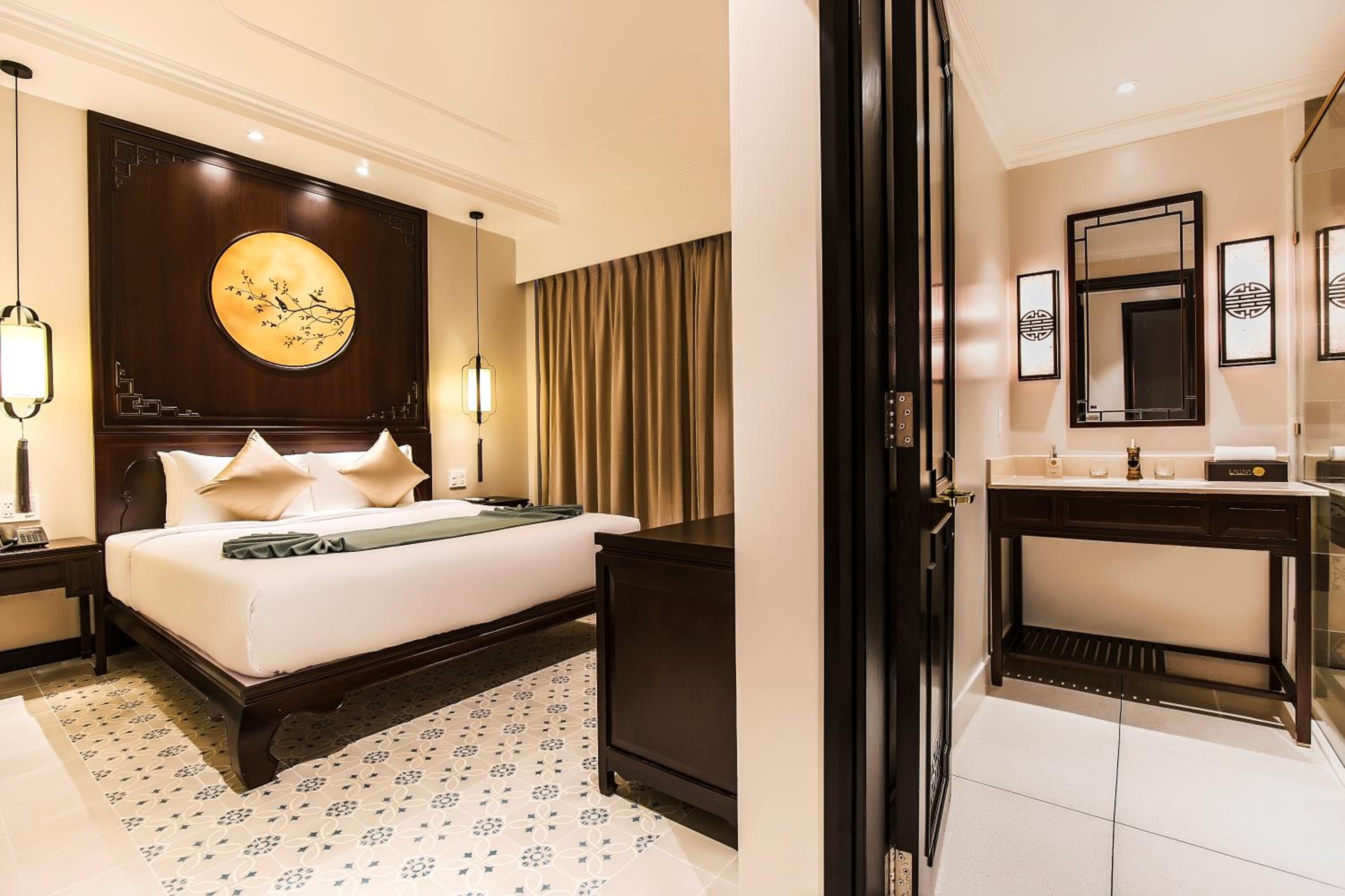 Superior Double Room with Large Window photo 1