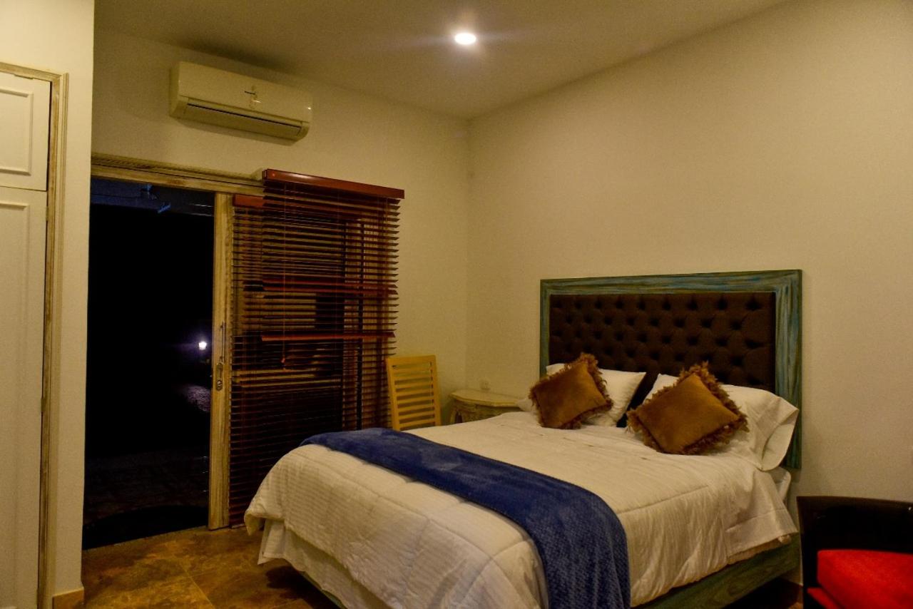 Deluxe Double Room with Balcony photo 2