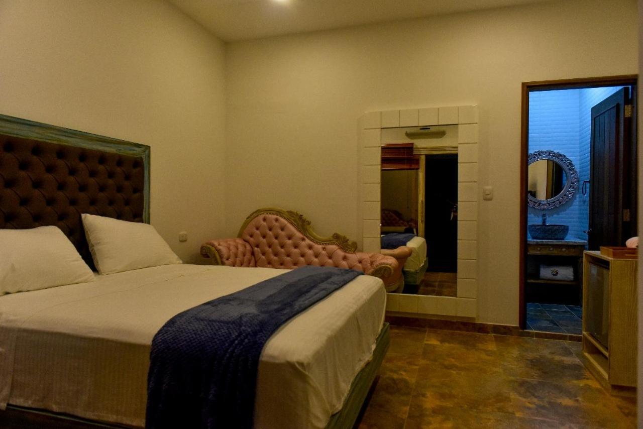 Deluxe Double Room with Balcony photo 1