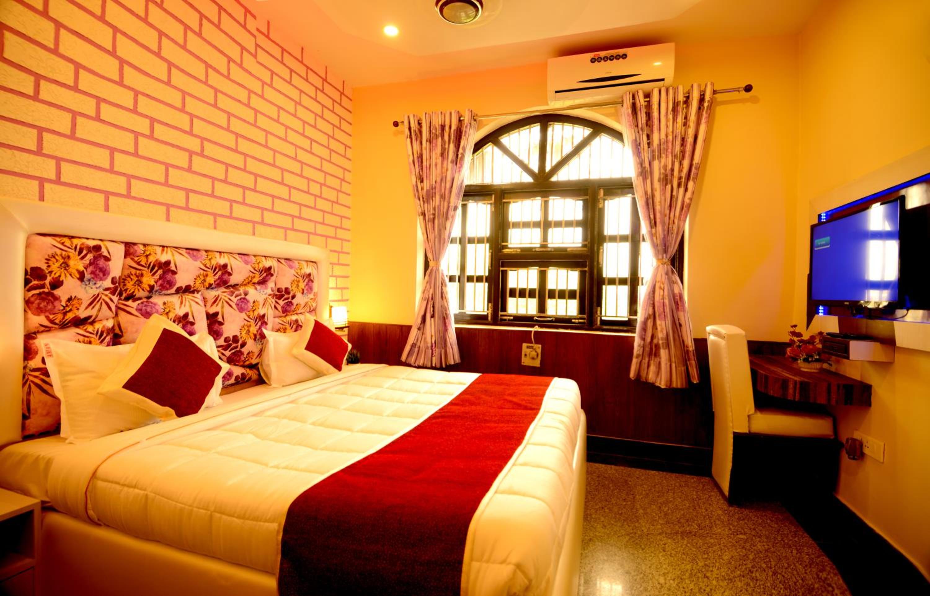 Deluxe Double Room - Photo 8