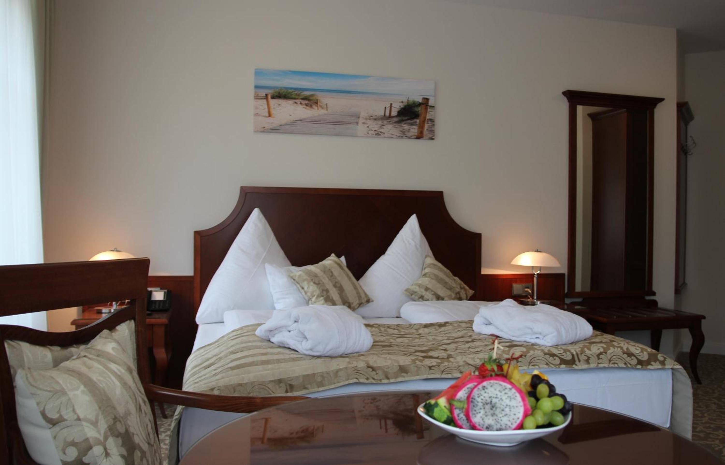 Double Room with Balcony or Terrace - Photo 7