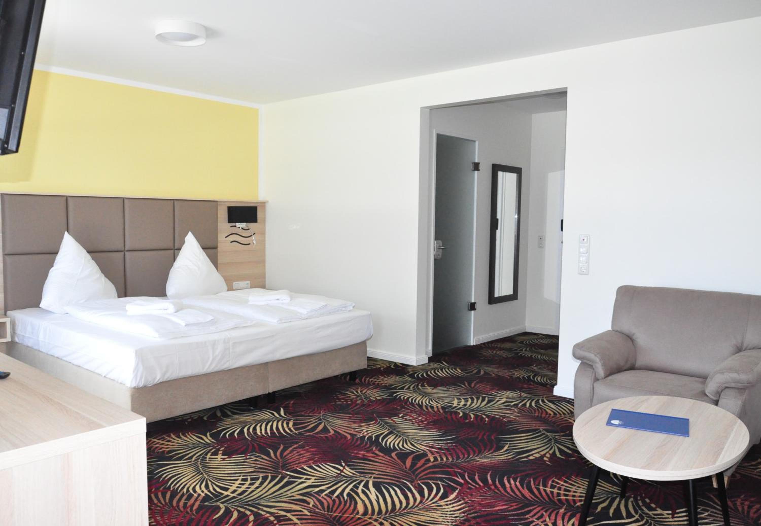 Deluxe Room - Photo 5
