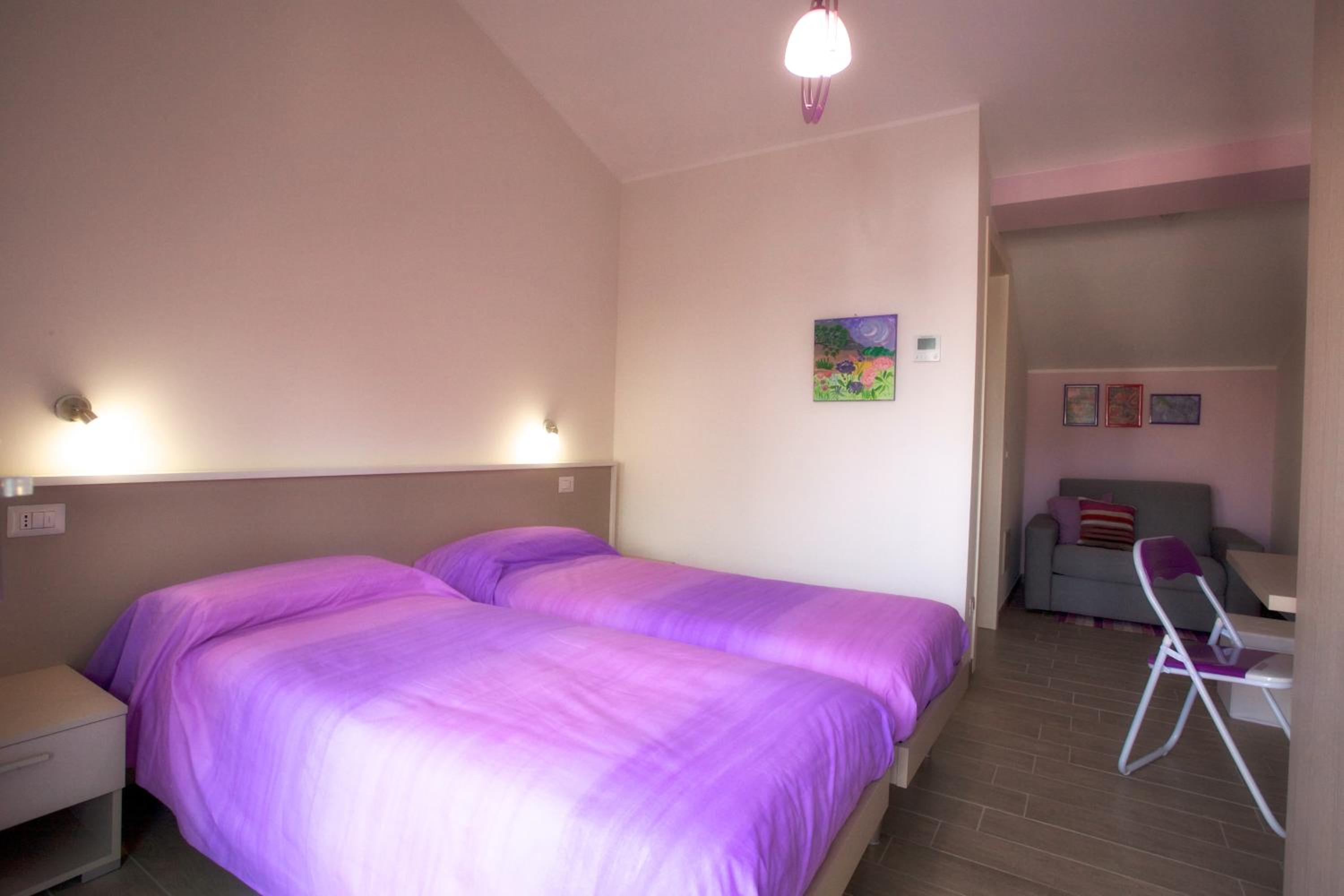 Twin Room with Extra Bed photo 1
