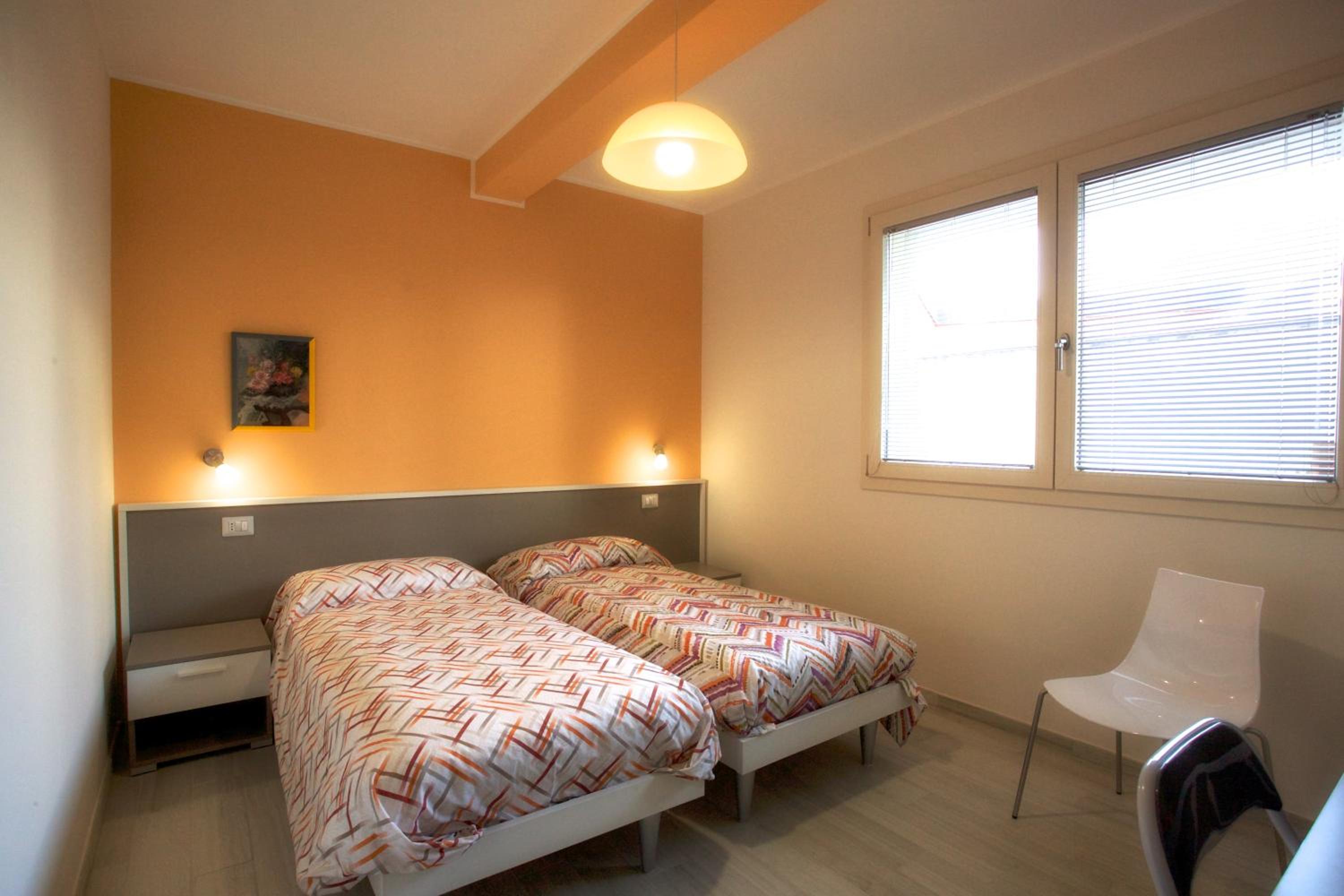 Twin Room - Disability Access photo 2
