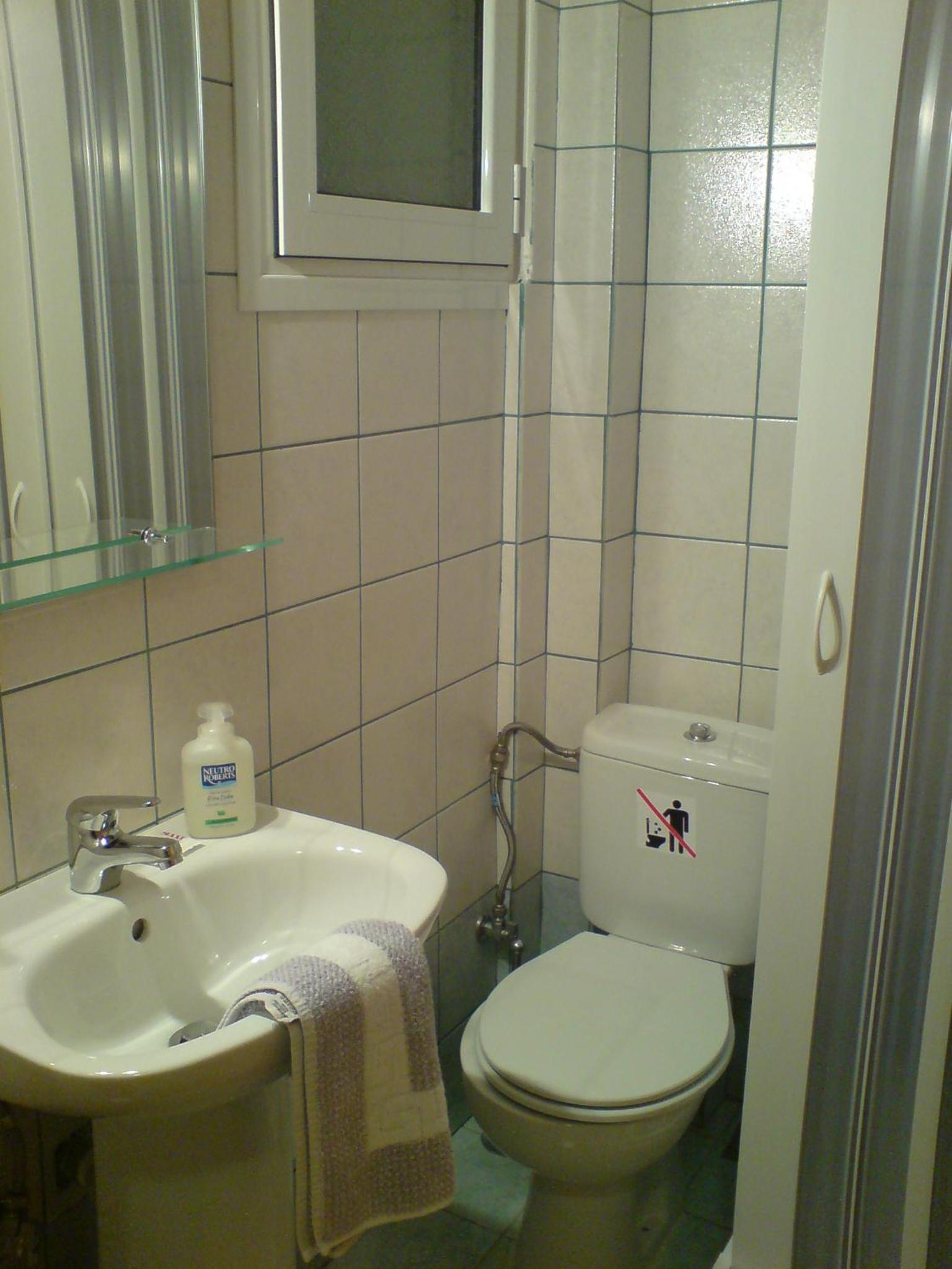 Two-Bedroom Apartment - Photo 5