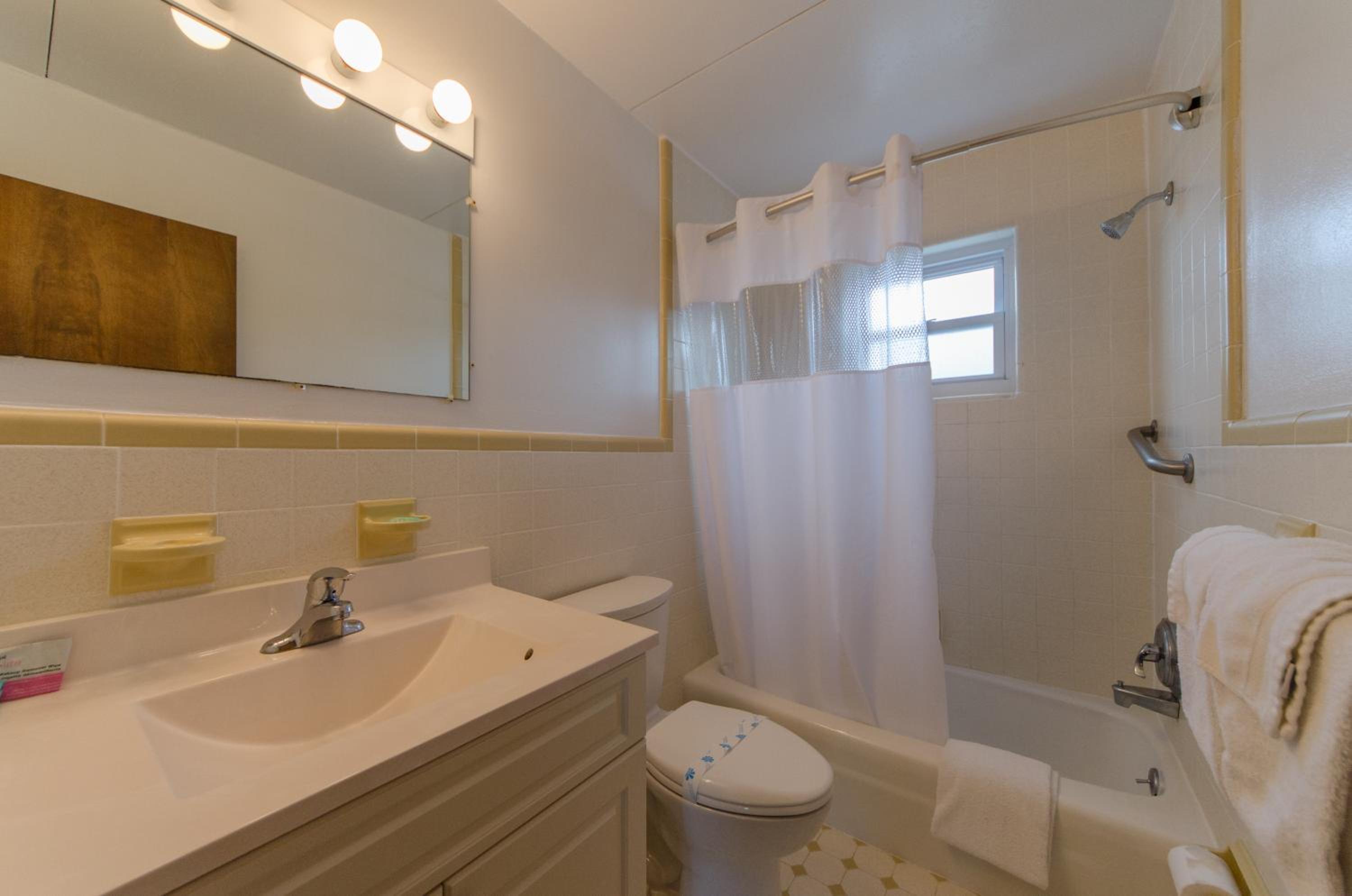 Standard Double Room - Upper Floor - No Elevator Access photo 2